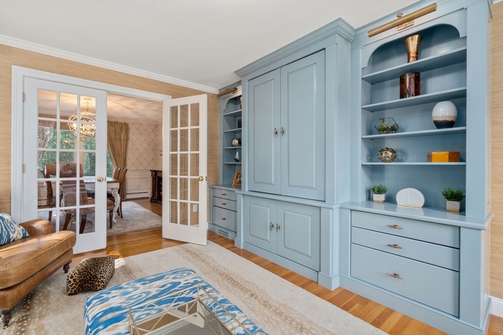Lynnfield, Massachusetts, 01940, United States, 4 Bedrooms Bedrooms, ,3 BathroomsBathrooms,Residential,For Sale,1900631
