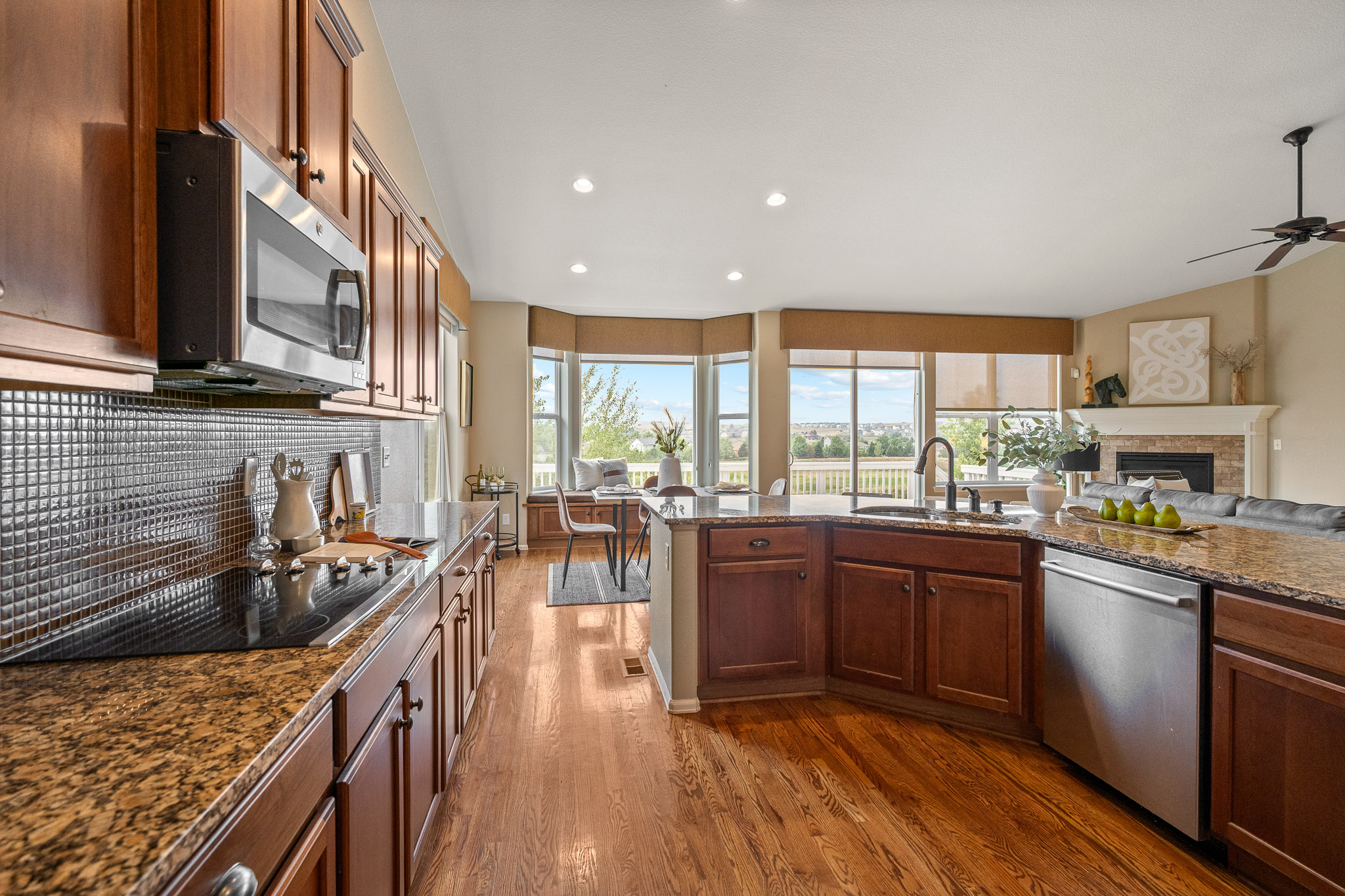  Experience elevated Colorado living in this exceptional ranch-style home. - 物件實景
