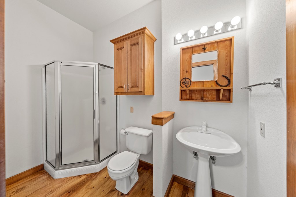 Kerrville, Texas, 78028, United States, 3 Bedrooms Bedrooms, ,5 BathroomsBathrooms,Residential,For Sale,1930958