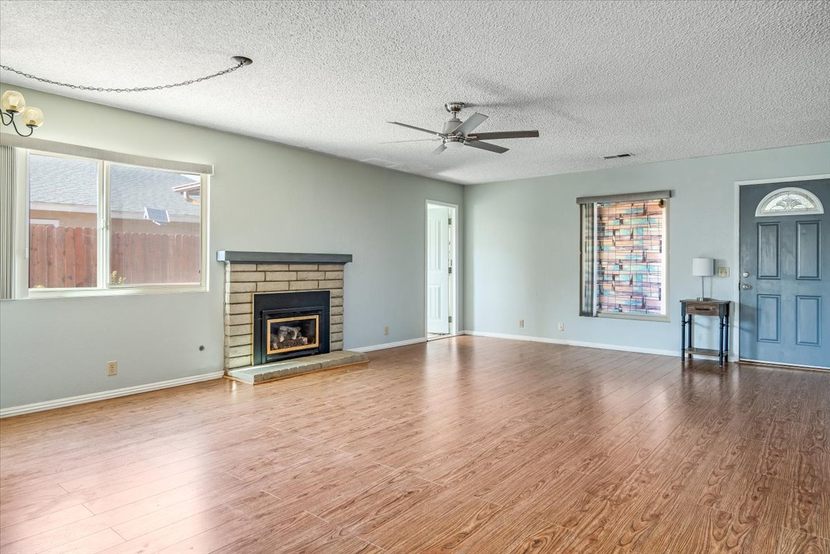 Lompoc, California, 93436, United States, 3 Bedrooms Bedrooms, ,2 BathroomsBathrooms,Residential,For Sale,1991167