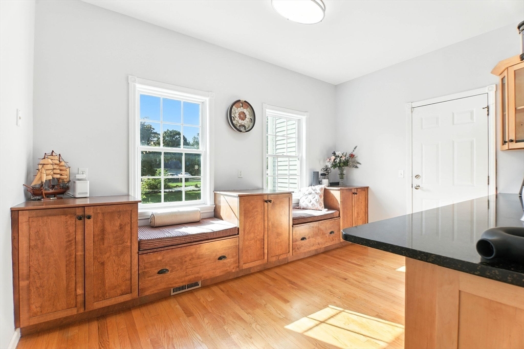 Westfield, Massachusetts, 01085, United States, 4 Bedrooms Bedrooms, ,3 BathroomsBathrooms,Residential,For Sale,1942003