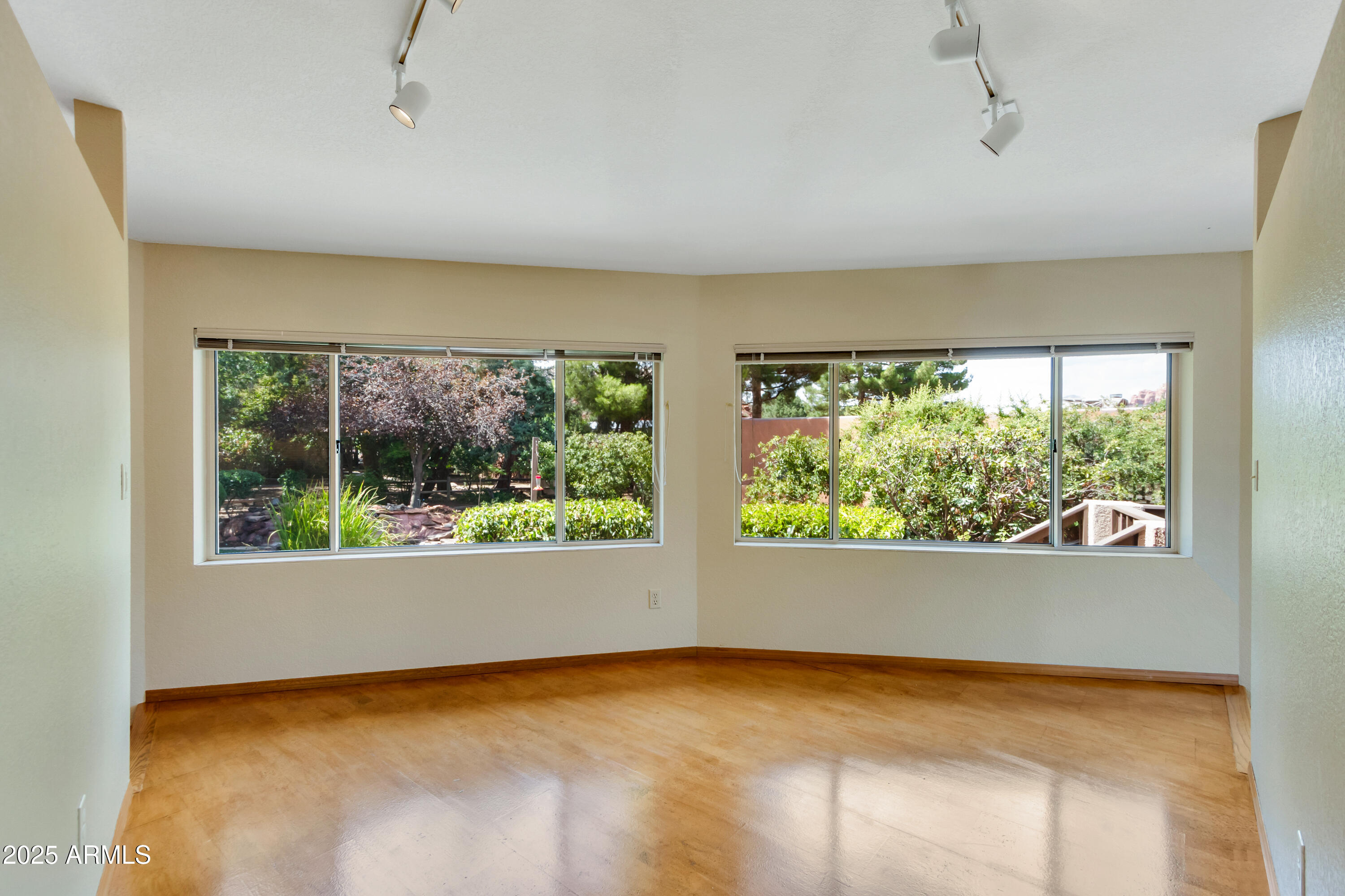 Sedona, Arizona, 86351, United States, 3 Bedrooms Bedrooms, ,Residential,For Sale,1919434