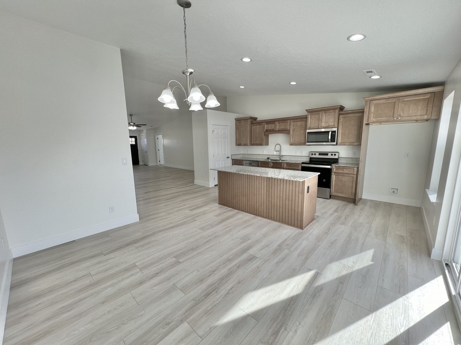 Elko, Nevada, 89801, United States, 4 Bedrooms Bedrooms, ,2 BathroomsBathrooms,Residential,For Sale,1754808