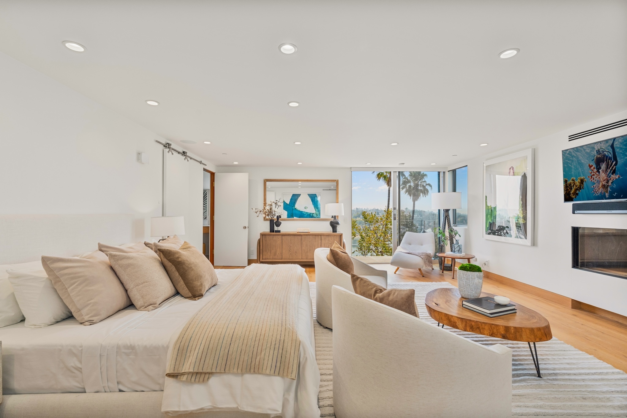  2129 Redcliff St - 物件實景