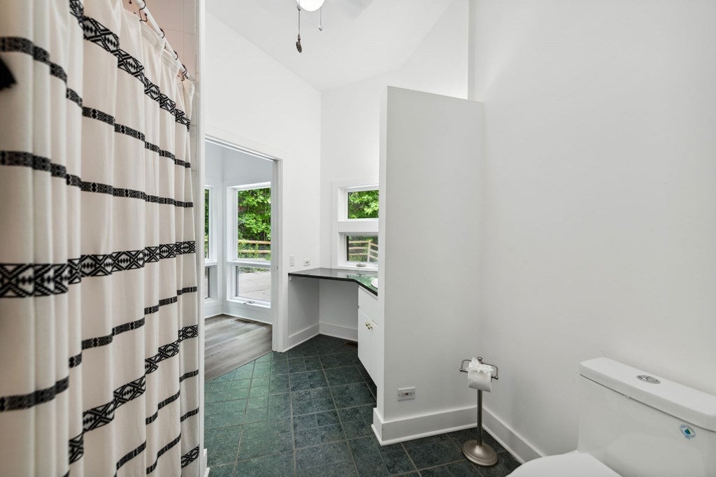 Ellijay, Georgia, 30540, United States, 5 Bedrooms Bedrooms, ,5 BathroomsBathrooms,Residential,For Sale,1868155