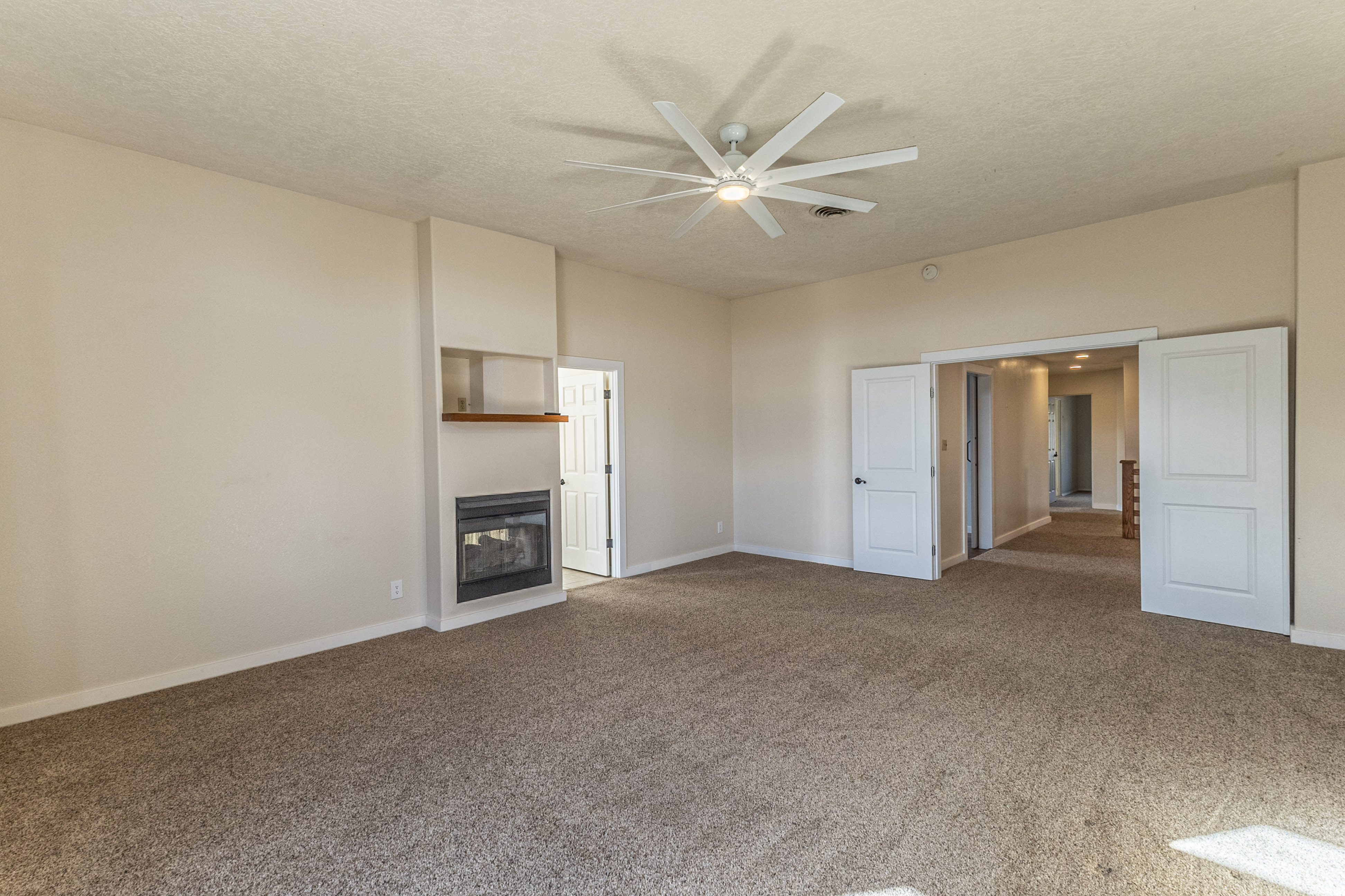 Farmington, New Mexico, 87402, United States, 4 Bedrooms Bedrooms, ,3 BathroomsBathrooms,Residential,For Sale,1995445