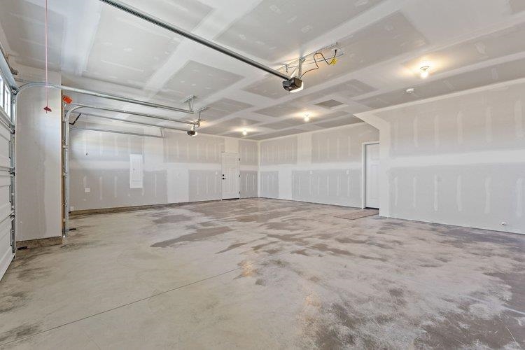 Colbert, Washington, 99005, United States, 4 Bedrooms Bedrooms, ,3 BathroomsBathrooms,Residential,For Sale,1890312