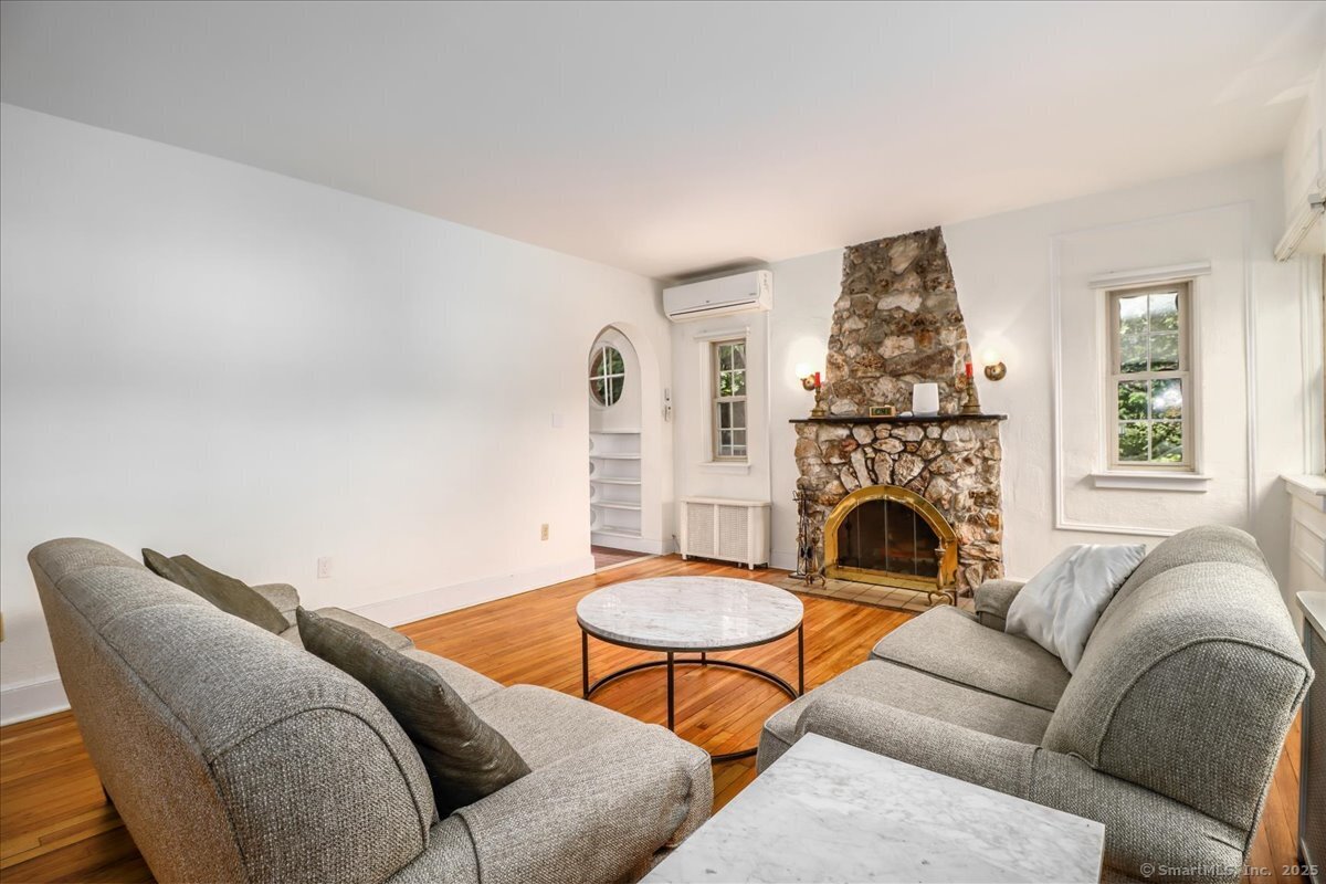 North Haven, Connecticut, 06473, United States, 4 Bedrooms Bedrooms, ,3 BathroomsBathrooms,Residential,For Sale,1940300