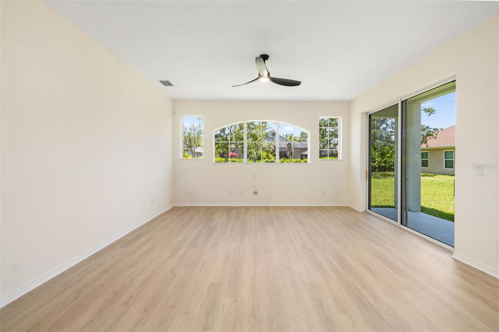 University Park, Florida, 34201, United States, 4 Bedrooms Bedrooms, ,4 BathroomsBathrooms,Residential,For Sale,1876189