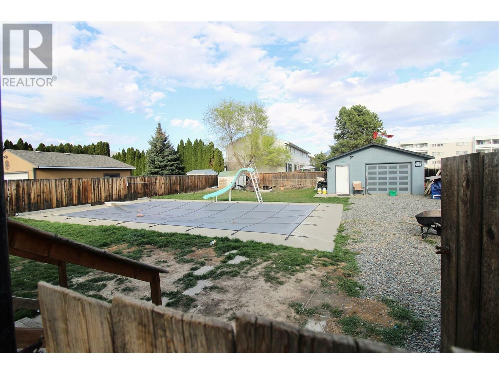 KAMLOOPS, British Columbia, V2B 5M7, CA, 5 Bedrooms Bedrooms, ,2 BathroomsBathrooms,Residential,For Sale,1837638