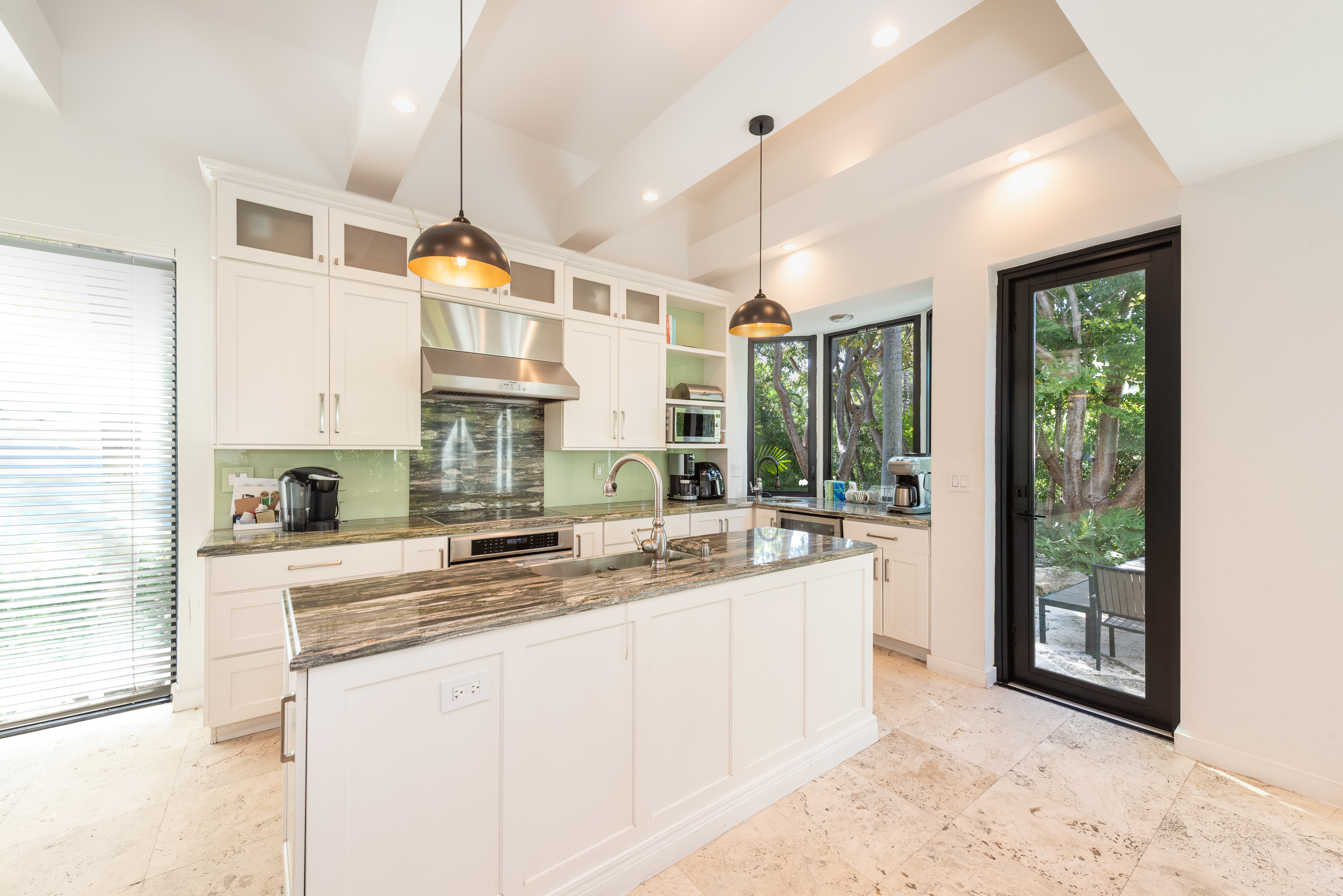  650 Curtiswood Dr, Key Biscayne, FL, 33149 - 物件實景