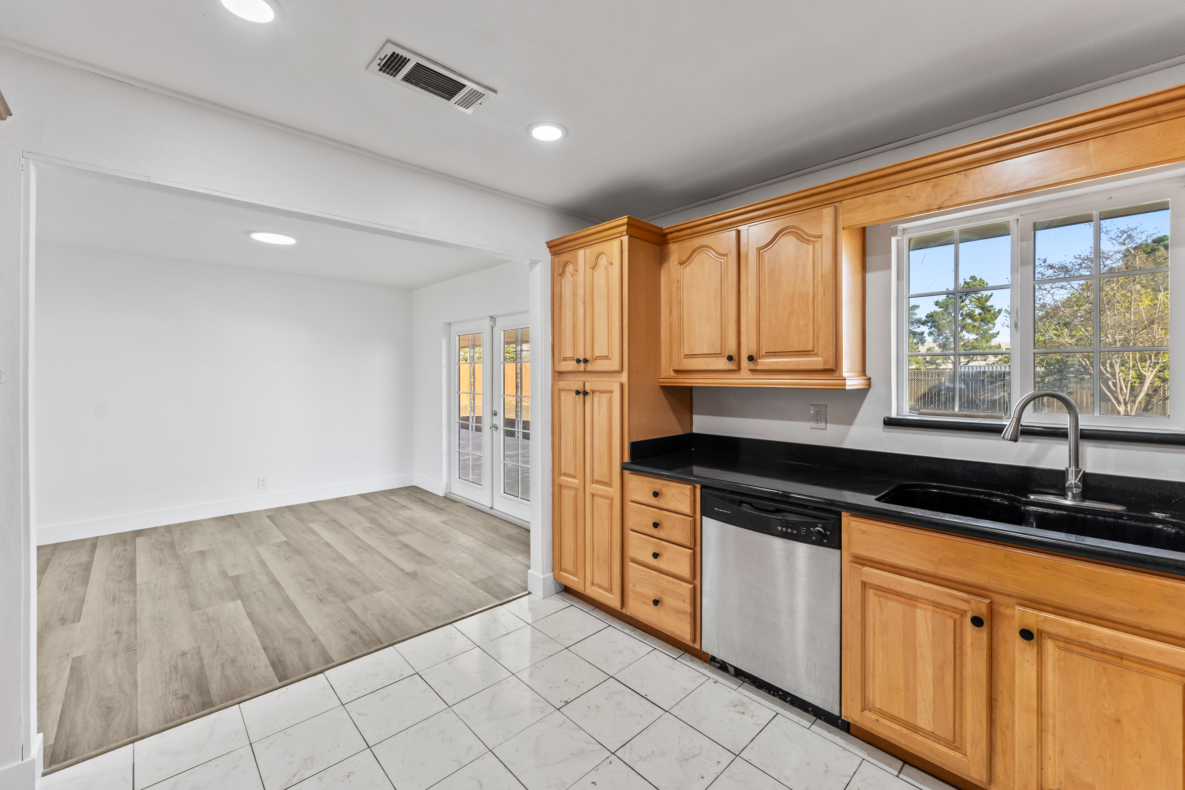 Moreno Valley, California, 92557, United States, 3 Bedrooms Bedrooms, ,2 BathroomsBathrooms,Residential,For Sale,2005789