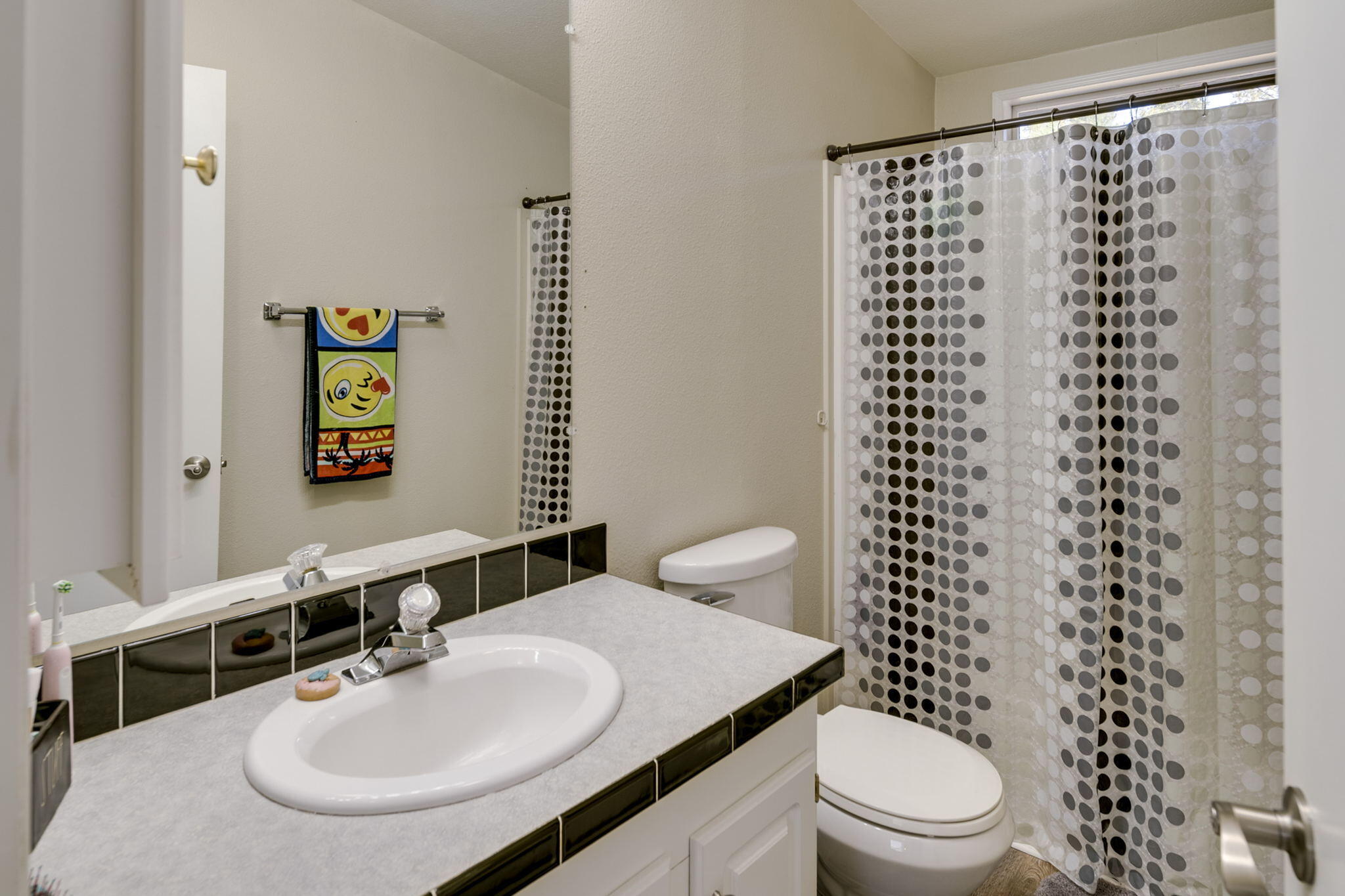 La Pine, Oregon, 97739, United States, 3 Bedrooms Bedrooms, ,2 BathroomsBathrooms,Residential,For Sale,2040090