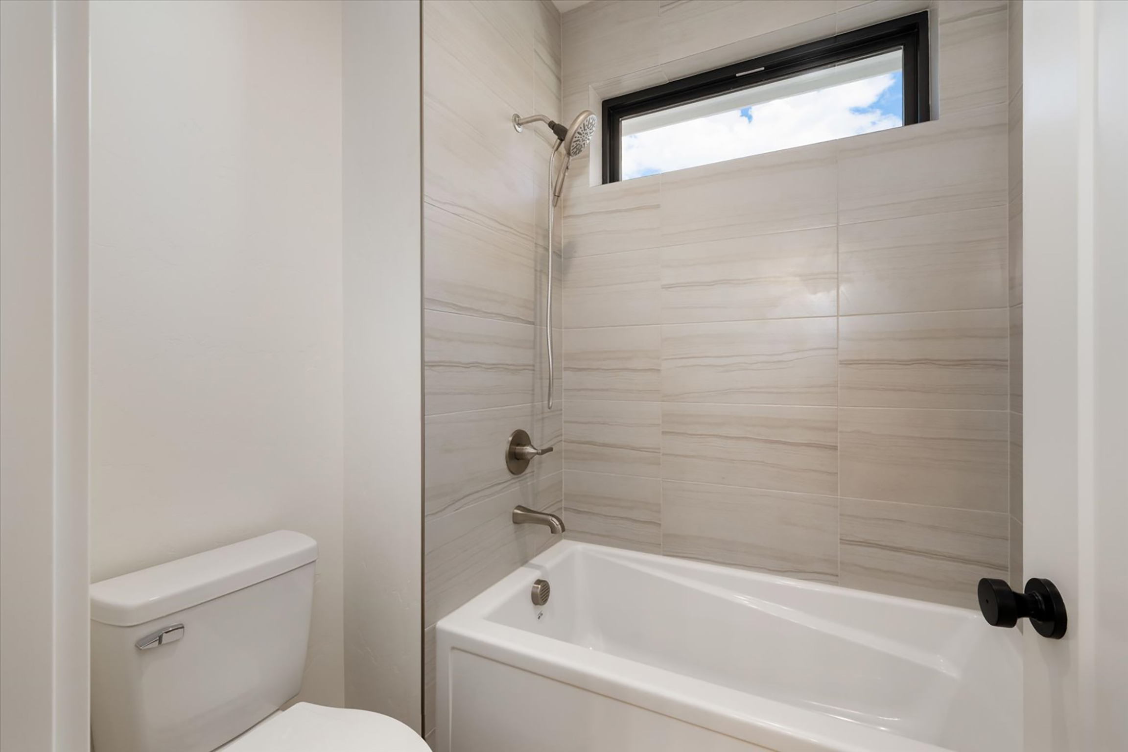  5 bed plus den and 2nd family room, great plan - 物件實景