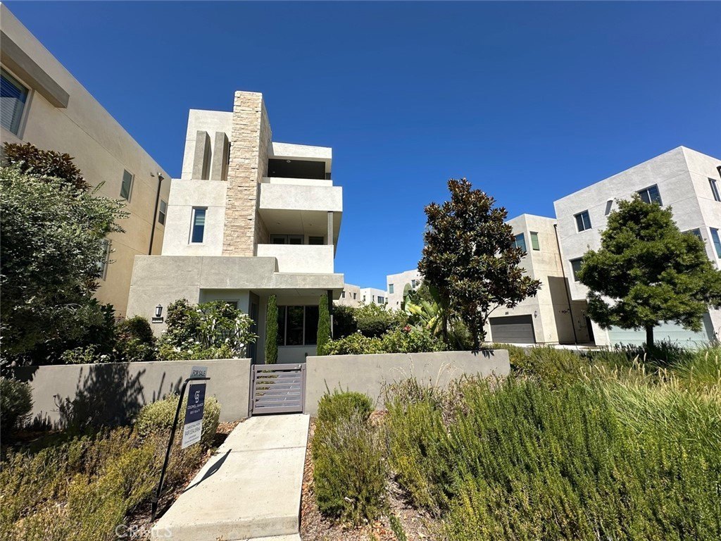 Irvine, California, 92618, United States, 3 Bedrooms Bedrooms, ,4 BathroomsBathrooms,Residential,For Sale,1987840