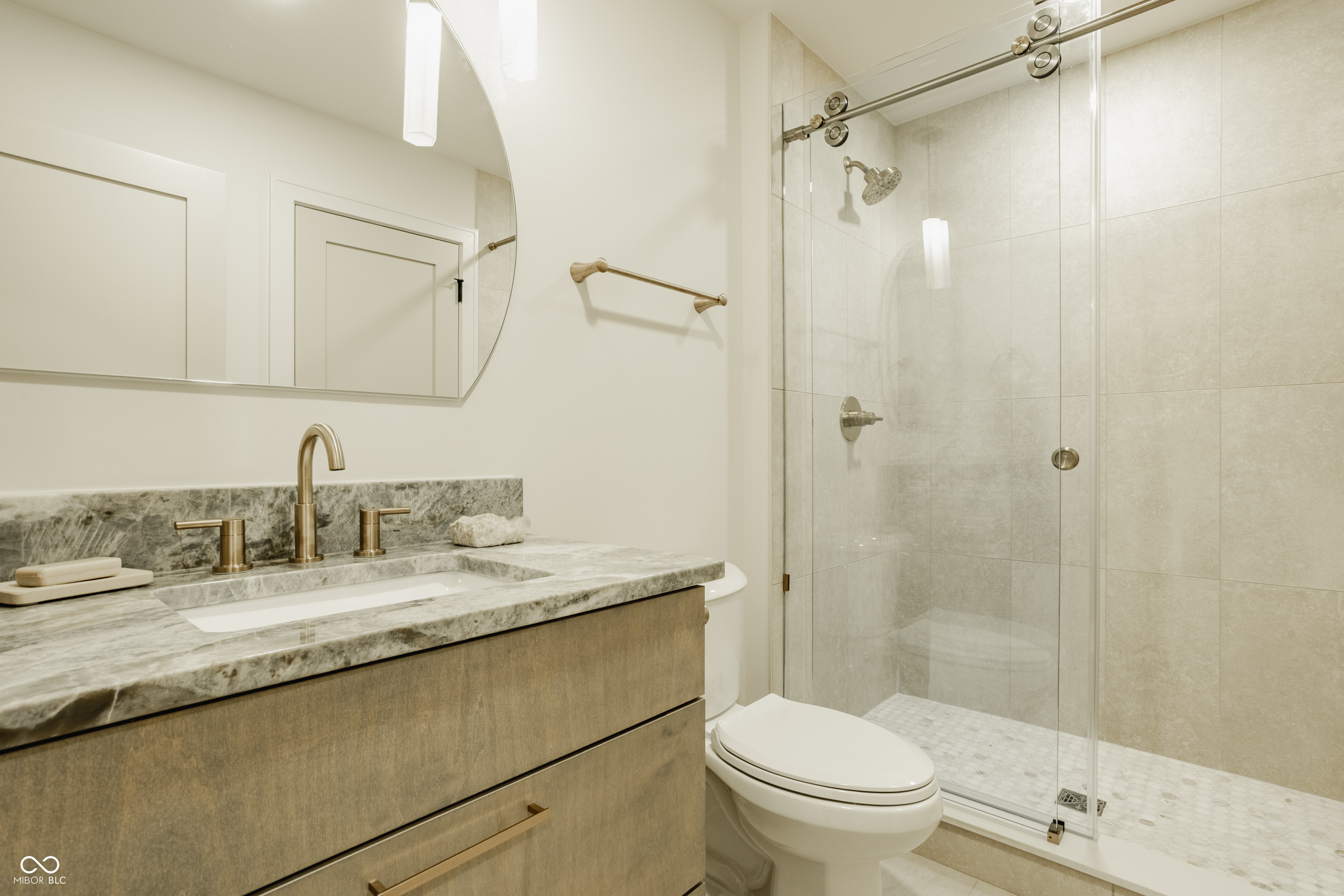 Bargersville, Indiana, 46106, United States, 5 Bedrooms Bedrooms, ,6 BathroomsBathrooms,Residential,For Sale,1977428