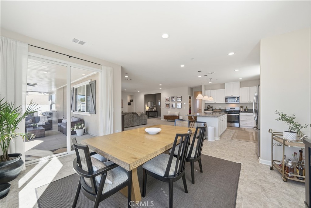 Wildomar, California, 92595, United States, 4 Bedrooms Bedrooms, ,2 BathroomsBathrooms,Residential,For Sale,1980851