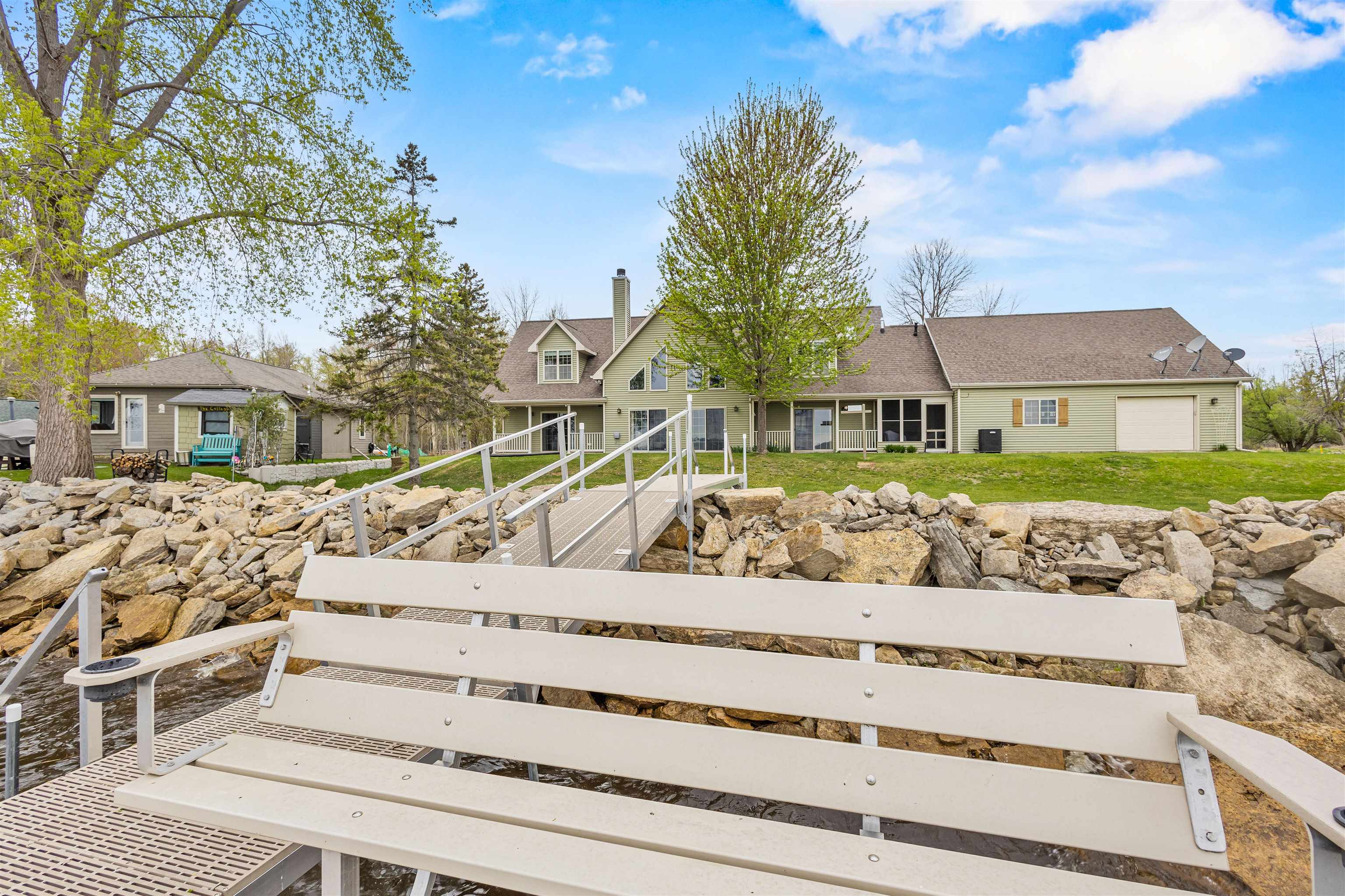 Oconto, Wisconsin, 54153, United States, 3 Bedrooms Bedrooms, ,3 BathroomsBathrooms,Residential,For Sale,2017329