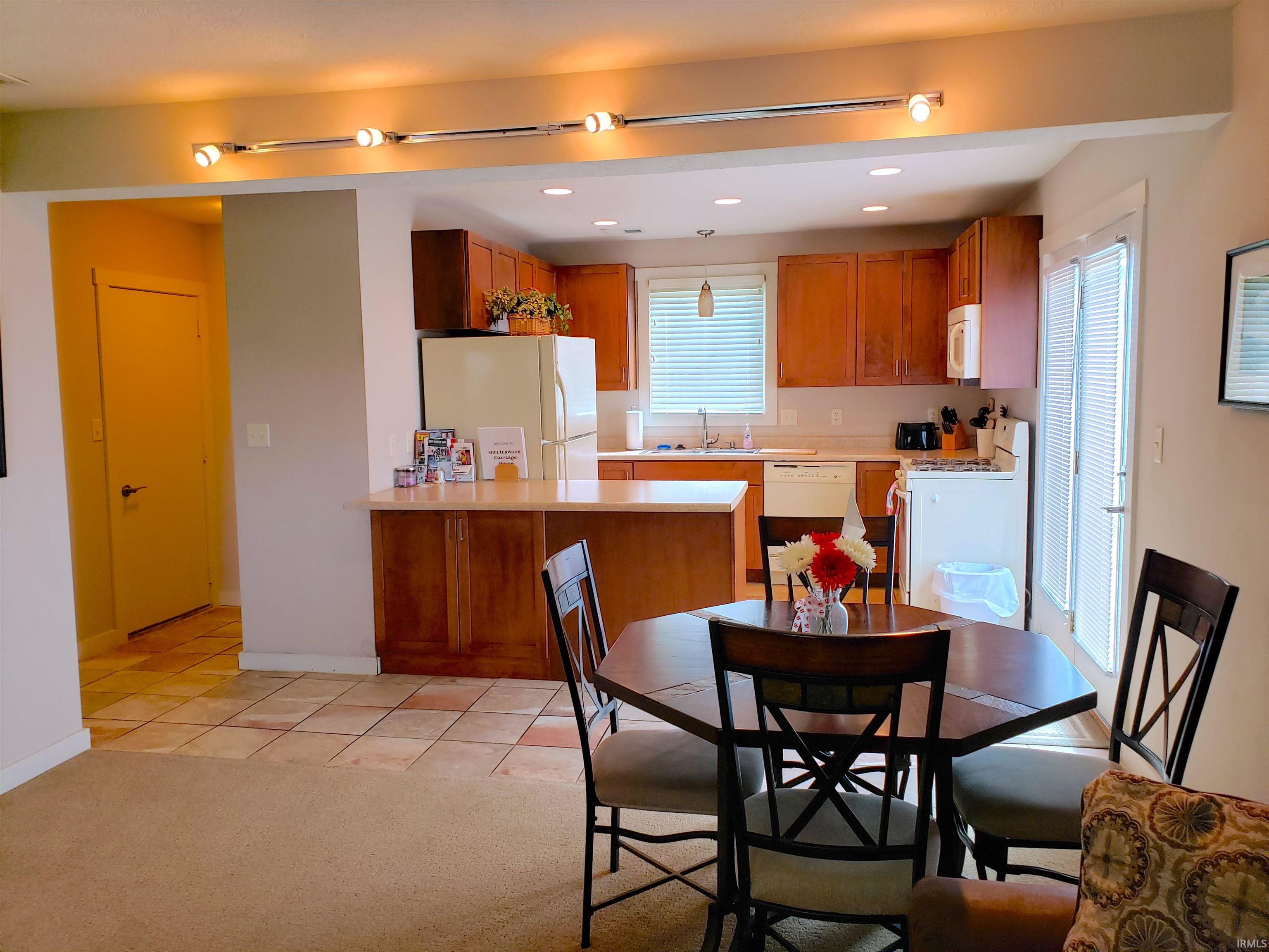 Bloomington, Indiana, 47408, United States, 2 Bedrooms Bedrooms, ,5 BathroomsBathrooms,Residential,For Sale,2009264