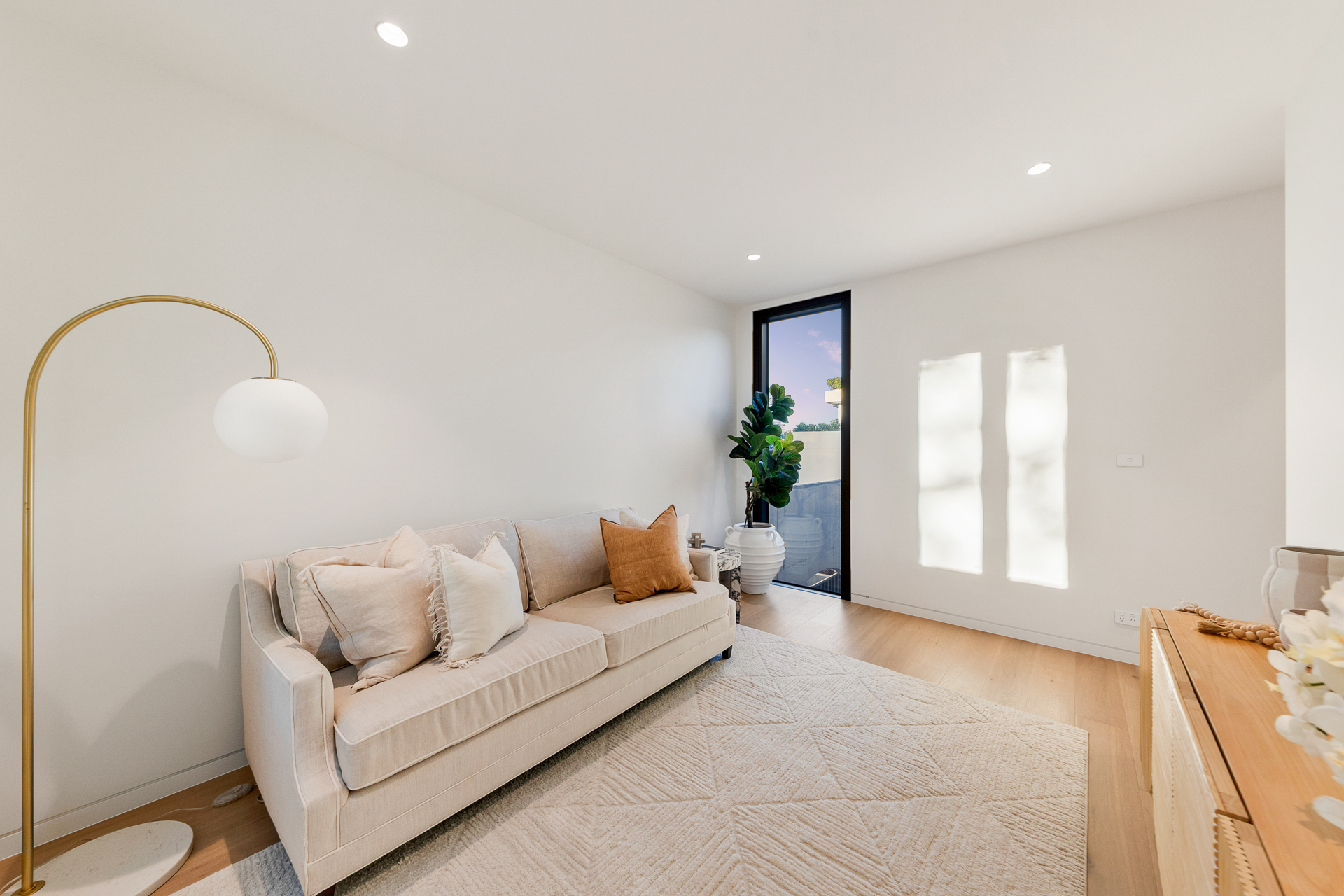  Lifestyle at the forefront in this sleek architectural residence - 物件實景