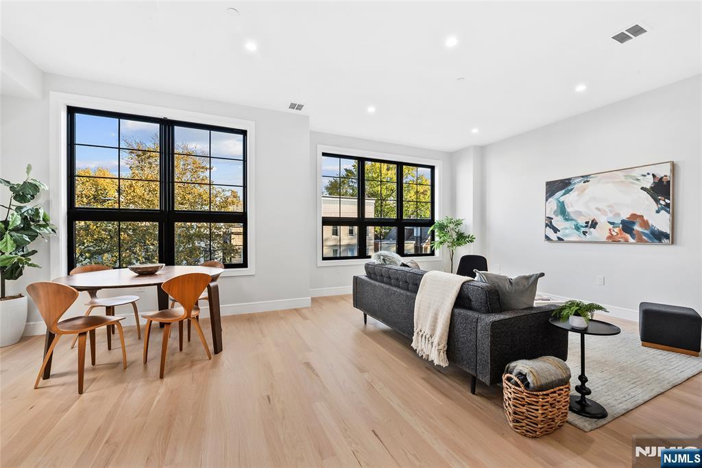 Jersey City, New Jersey, 07306, United States, 2 Bedrooms Bedrooms, ,2 BathroomsBathrooms,Residential,For Sale,1994666