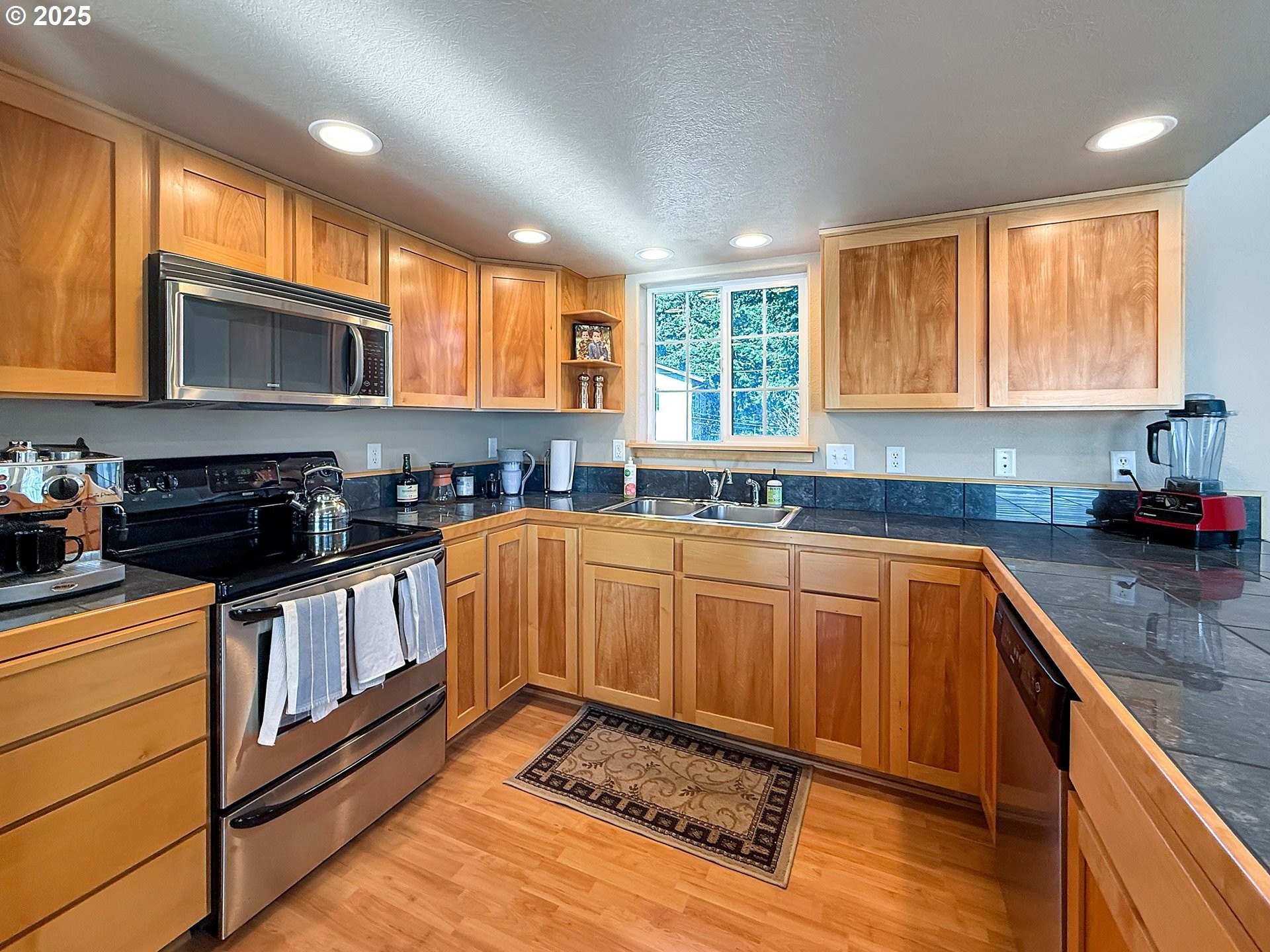 Brookings, Oregon, 97415, United States, 3 Bedrooms Bedrooms, ,2 BathroomsBathrooms,Residential,For Sale,1978372