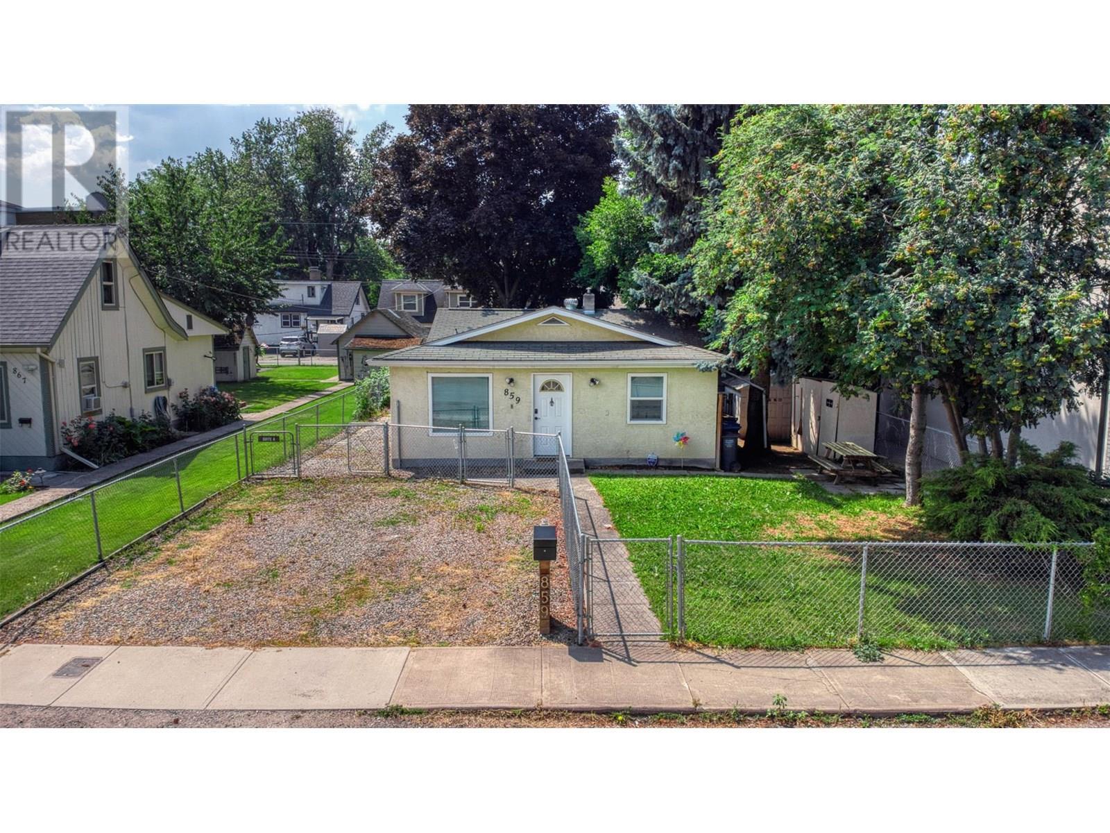 KELOWNA, British Columbia, V1Y 6S9, CA, 5 Bedrooms Bedrooms, ,3 BathroomsBathrooms,Residential,For Sale,1876948