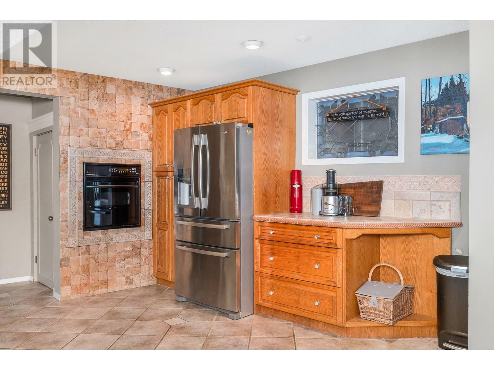 VERNON, British Columbia, V1H 1C8, CA, 5 Bedrooms Bedrooms, ,3 BathroomsBathrooms,Residential,For Sale,1838241