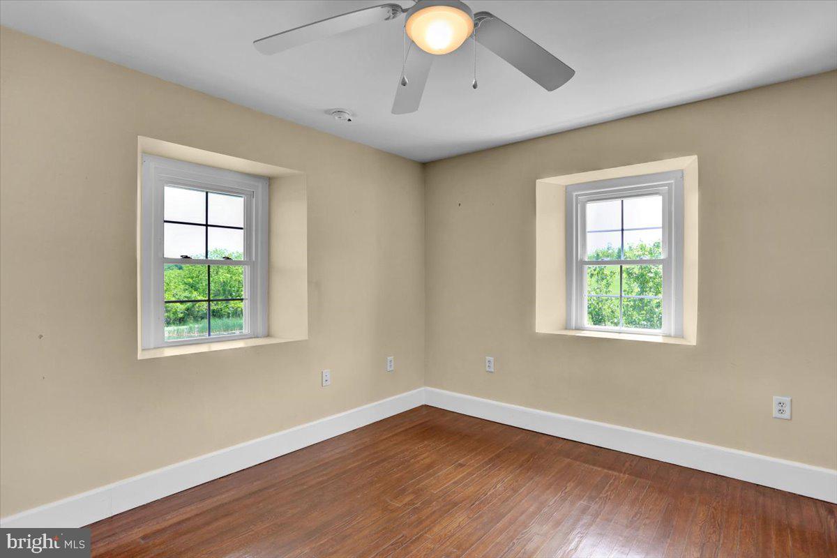 Mohrsville, Pennsylvania, 19541, United States, 4 Bedrooms Bedrooms, ,2 BathroomsBathrooms,Residential,For Sale,1827431