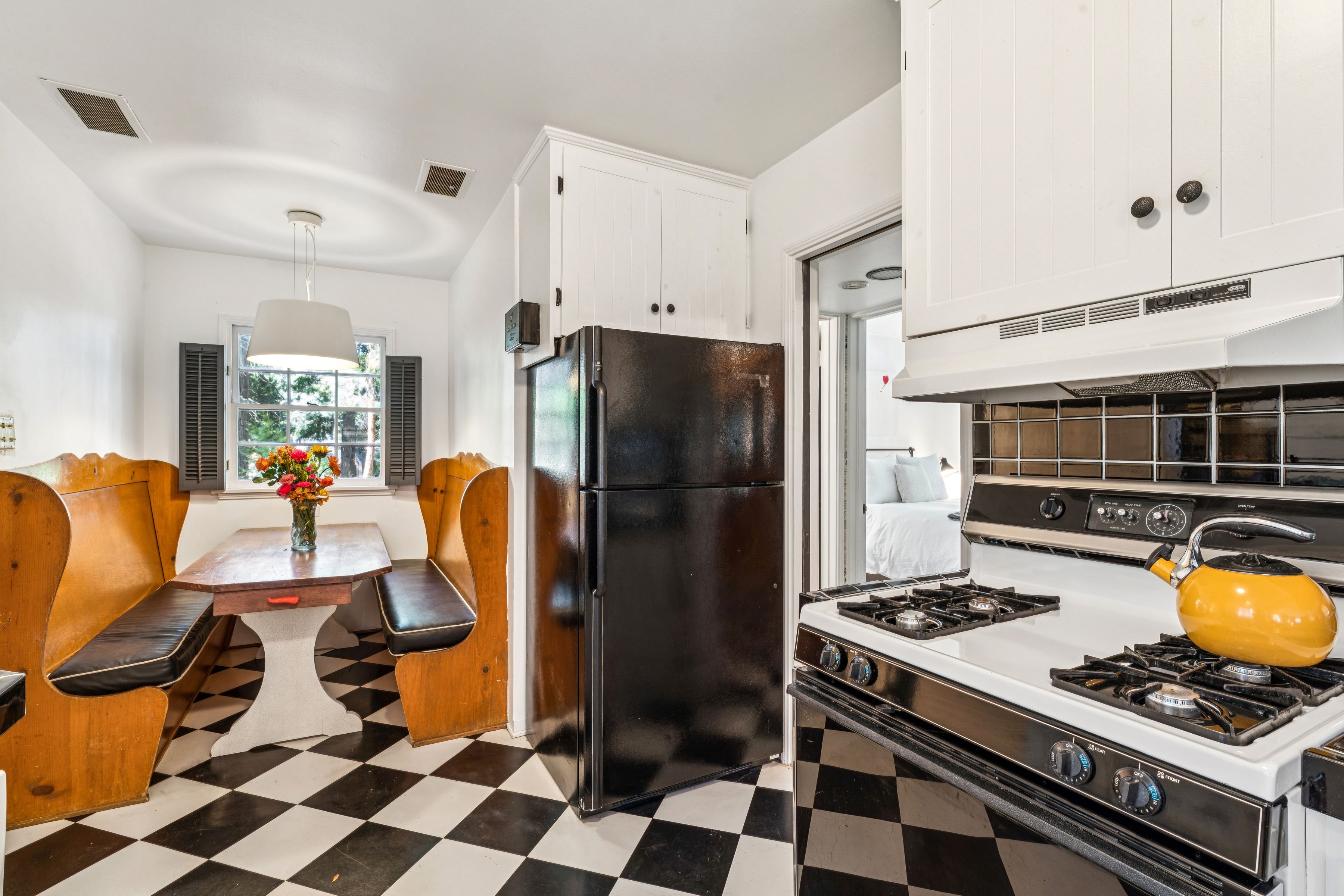  222 Holiday Drive, Lake Arrowhead, CA 92352 - 物件實景