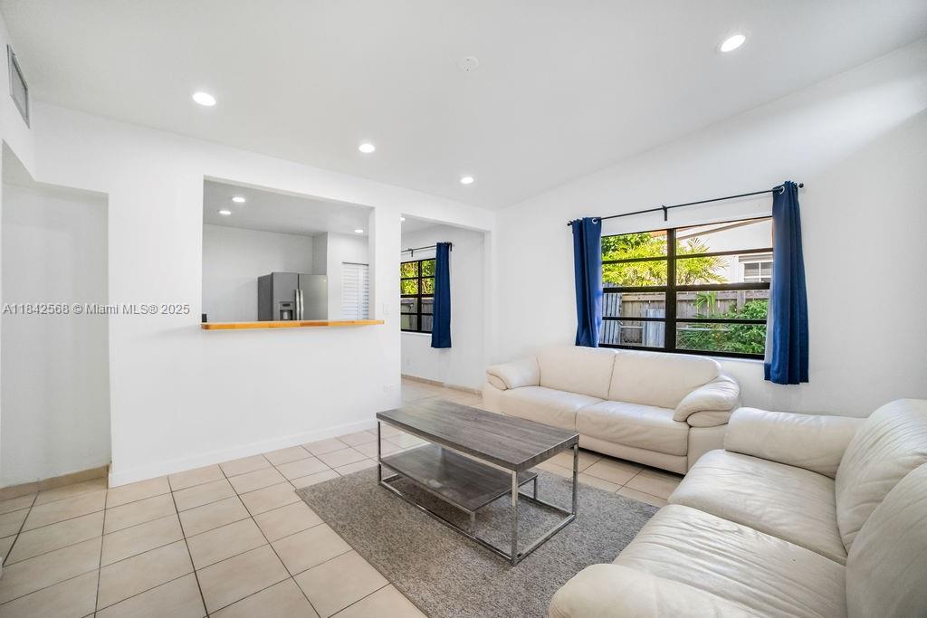 Miami, Florida, 33155, United States, 4 Bedrooms Bedrooms, ,3 BathroomsBathrooms,Residential,For Sale,1897707