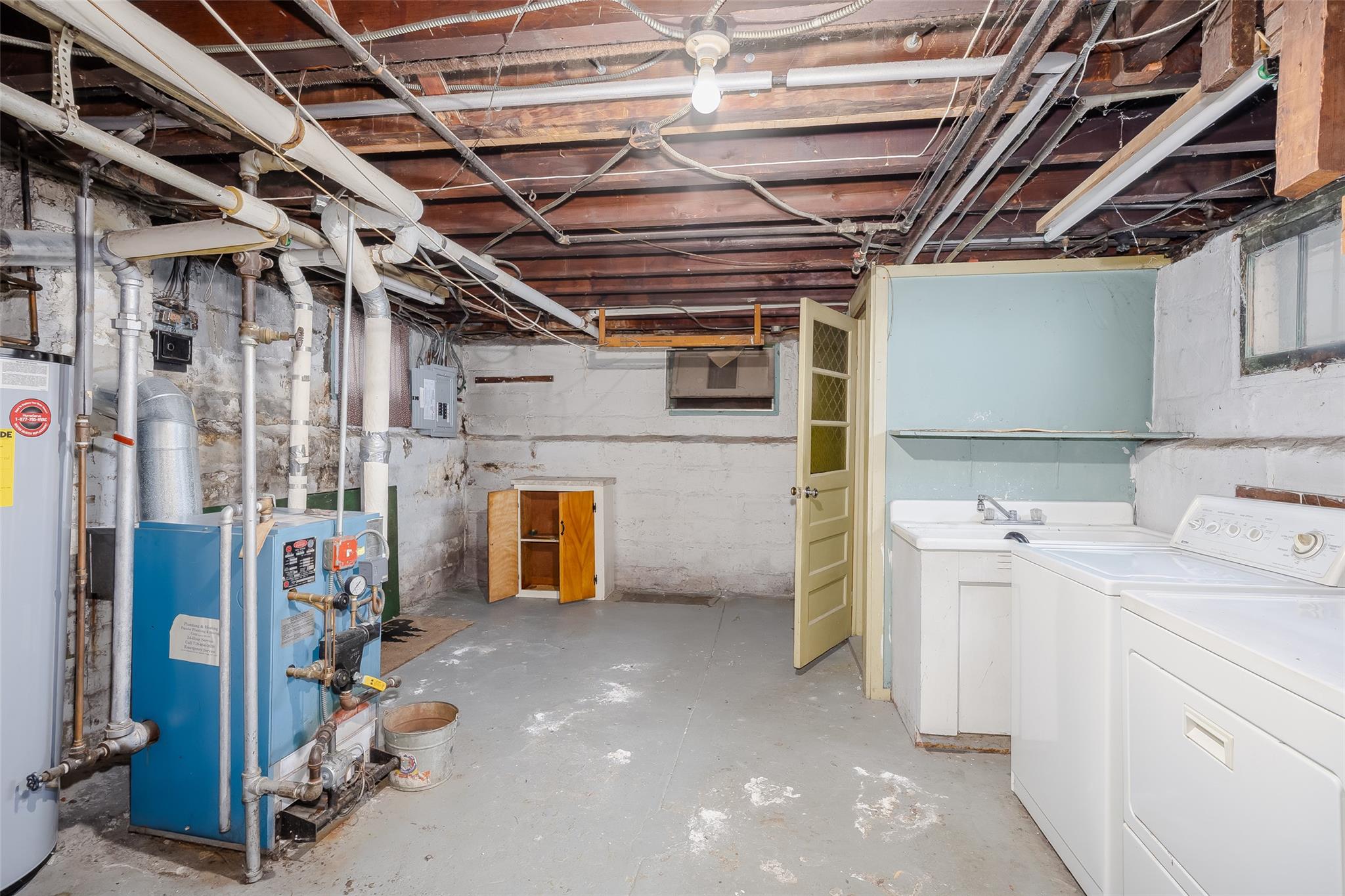 Queens Village, New York, 11428, United States, 4 Bedrooms Bedrooms, ,2 BathroomsBathrooms,Residential,For Sale,1752730