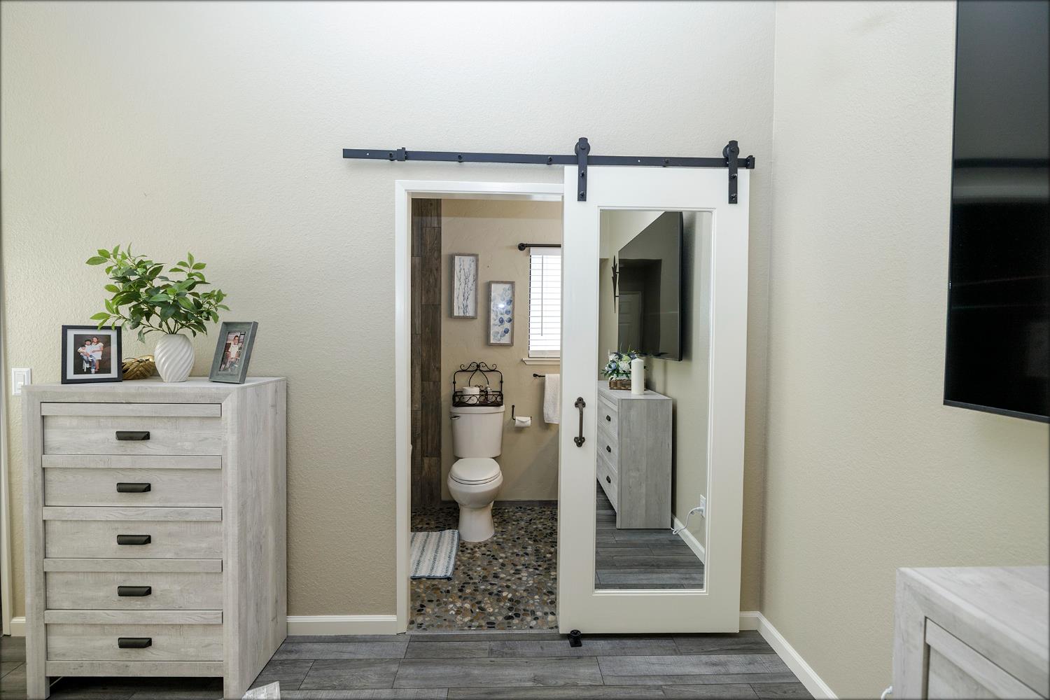 Modesto, California, 95356, United States, 2 Bedrooms Bedrooms, ,2 BathroomsBathrooms,Residential,For Sale,1892896
