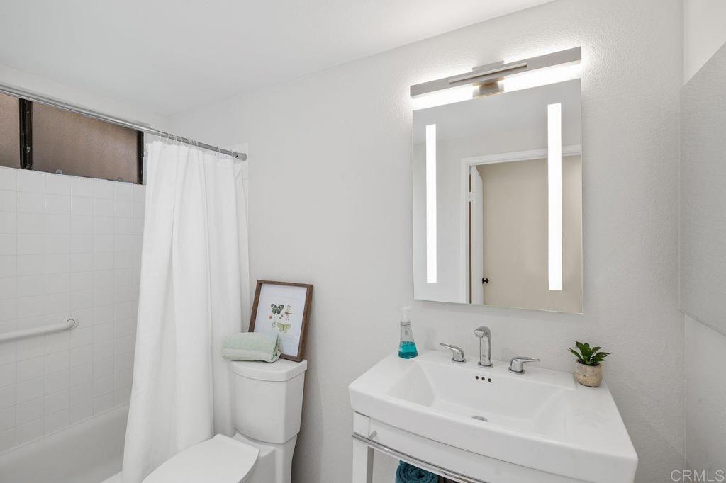 La Jolla, California, 92037, United States, 1 Bedroom Bedrooms, ,1 BathroomBathrooms,Residential,For Sale,1940701