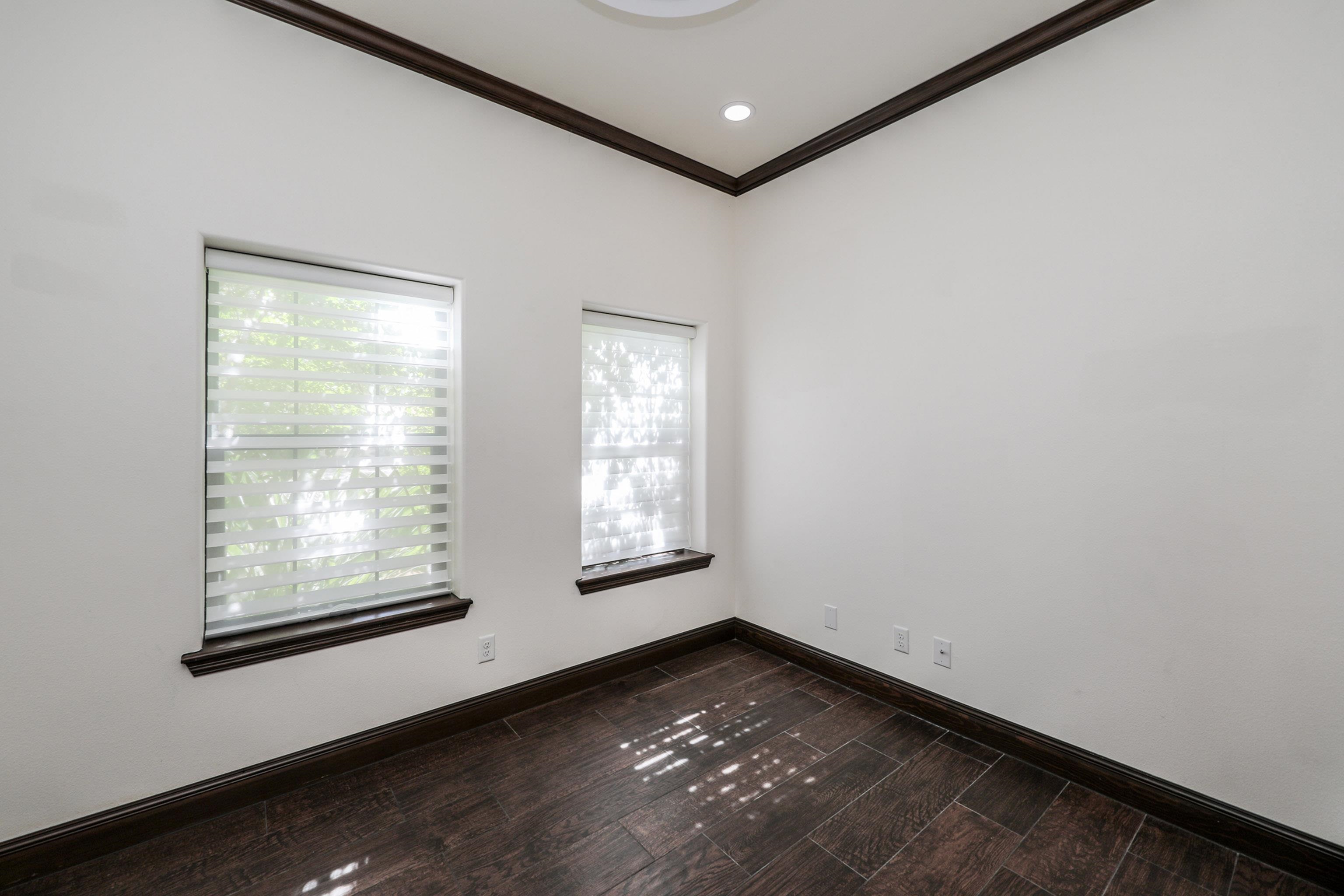 Laredo, Texas, 78041, United States, 4 Bedrooms Bedrooms, ,5 BathroomsBathrooms,Residential,For Sale,1989337