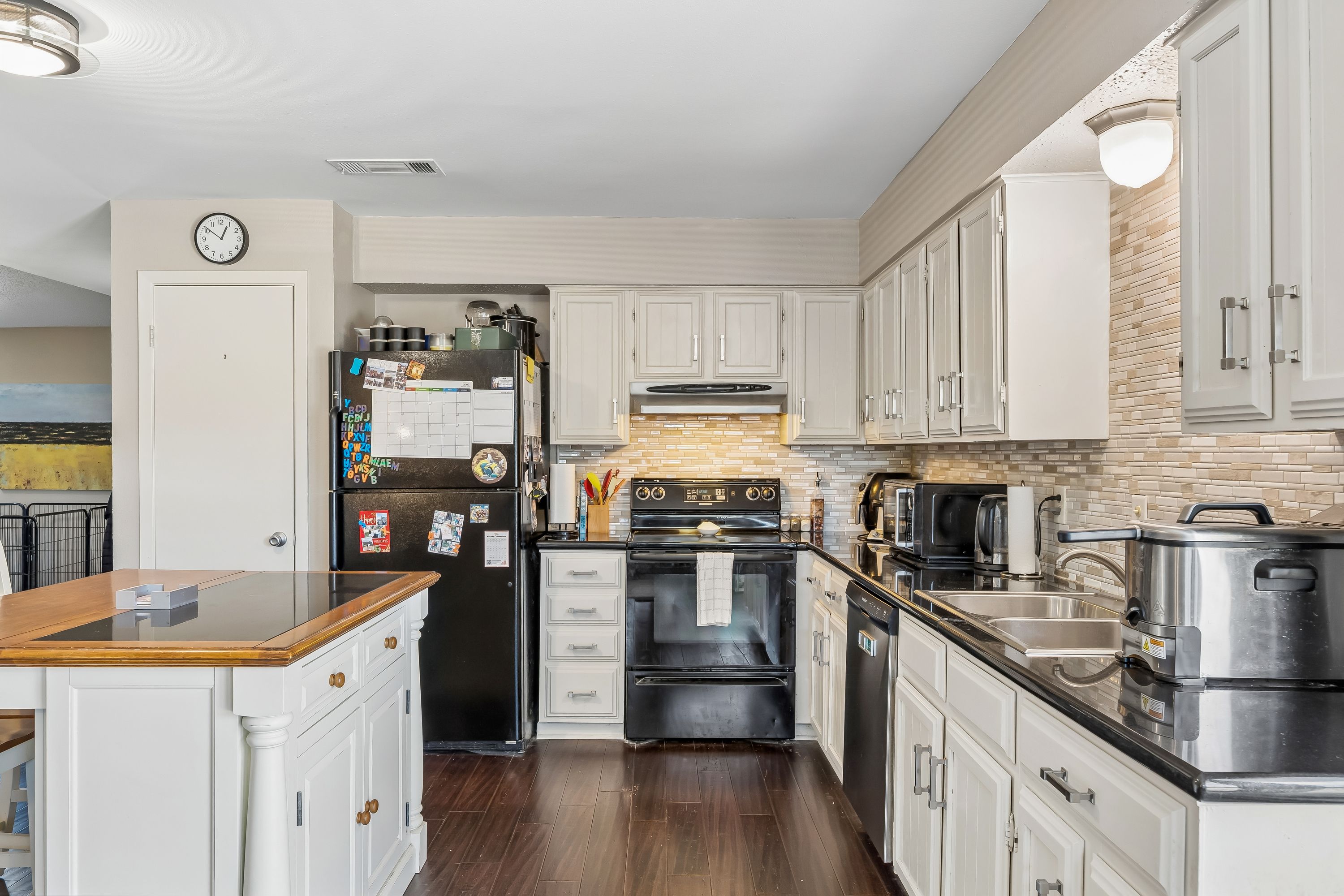 Thoughtfully Renewed Single-Story Living Near Berkner Park - 物件實景
