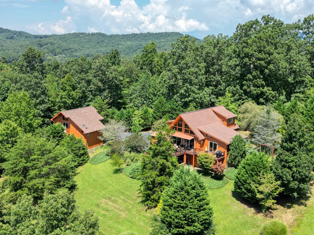 Hayesville, North Carolina, 28904, United States, 3 Bedrooms Bedrooms, ,4 BathroomsBathrooms,Residential,For Sale,1919513