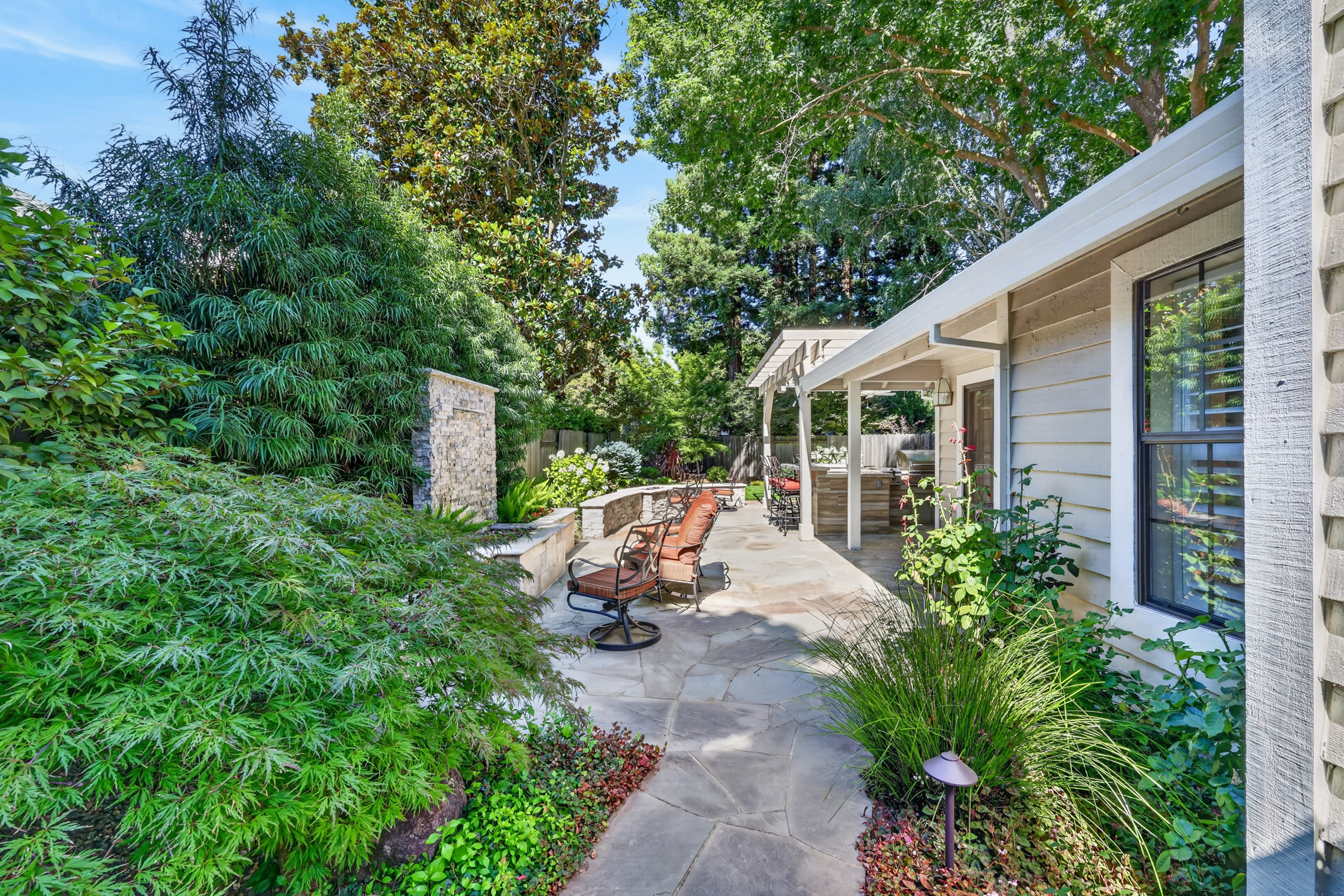  1073 Harrington Way, Carmichael, CA 95608 - 物件實景