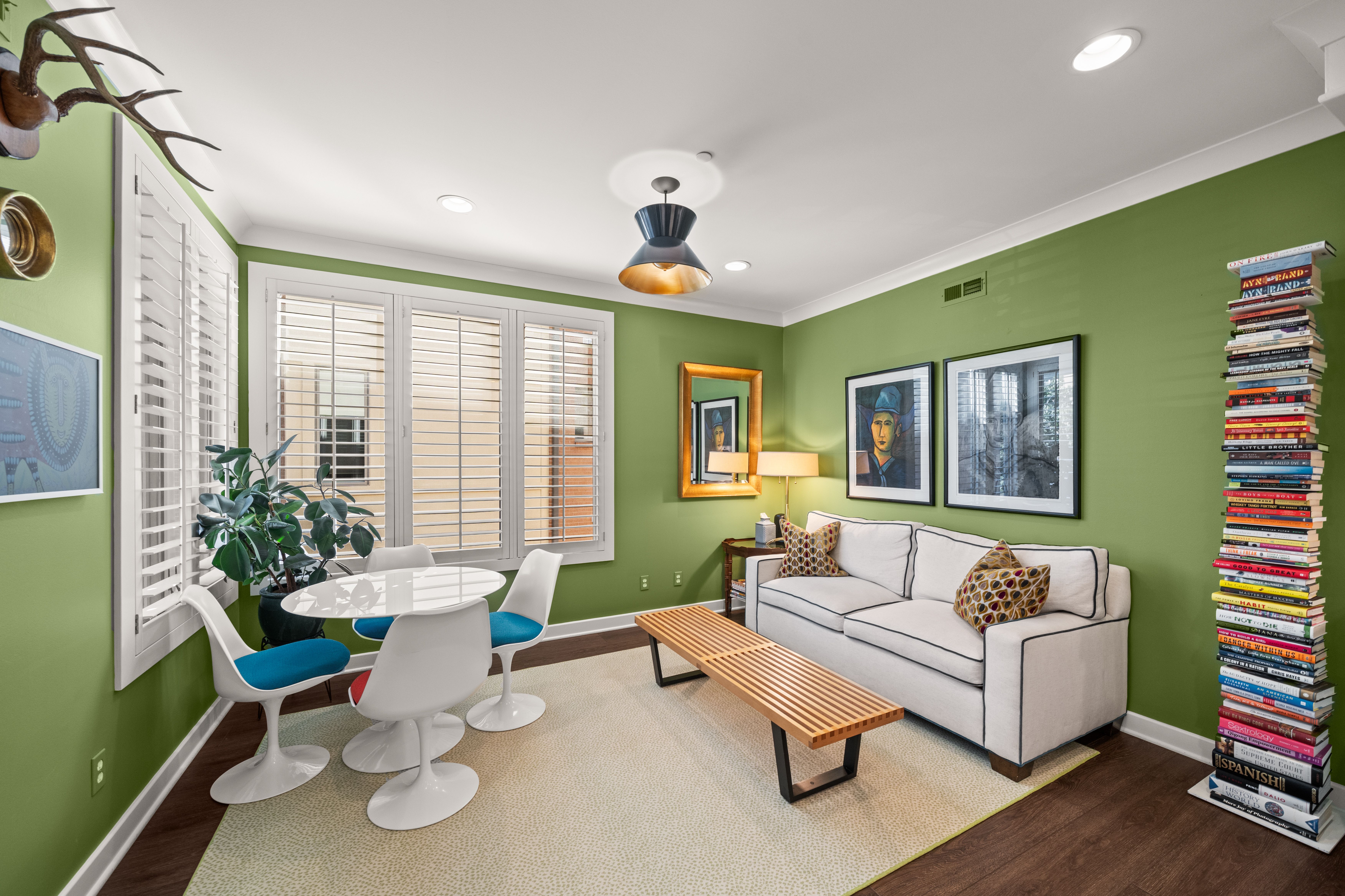  Beautifully updated and stylish, this Clayton condo offers move-in-ready living - 物件實景
