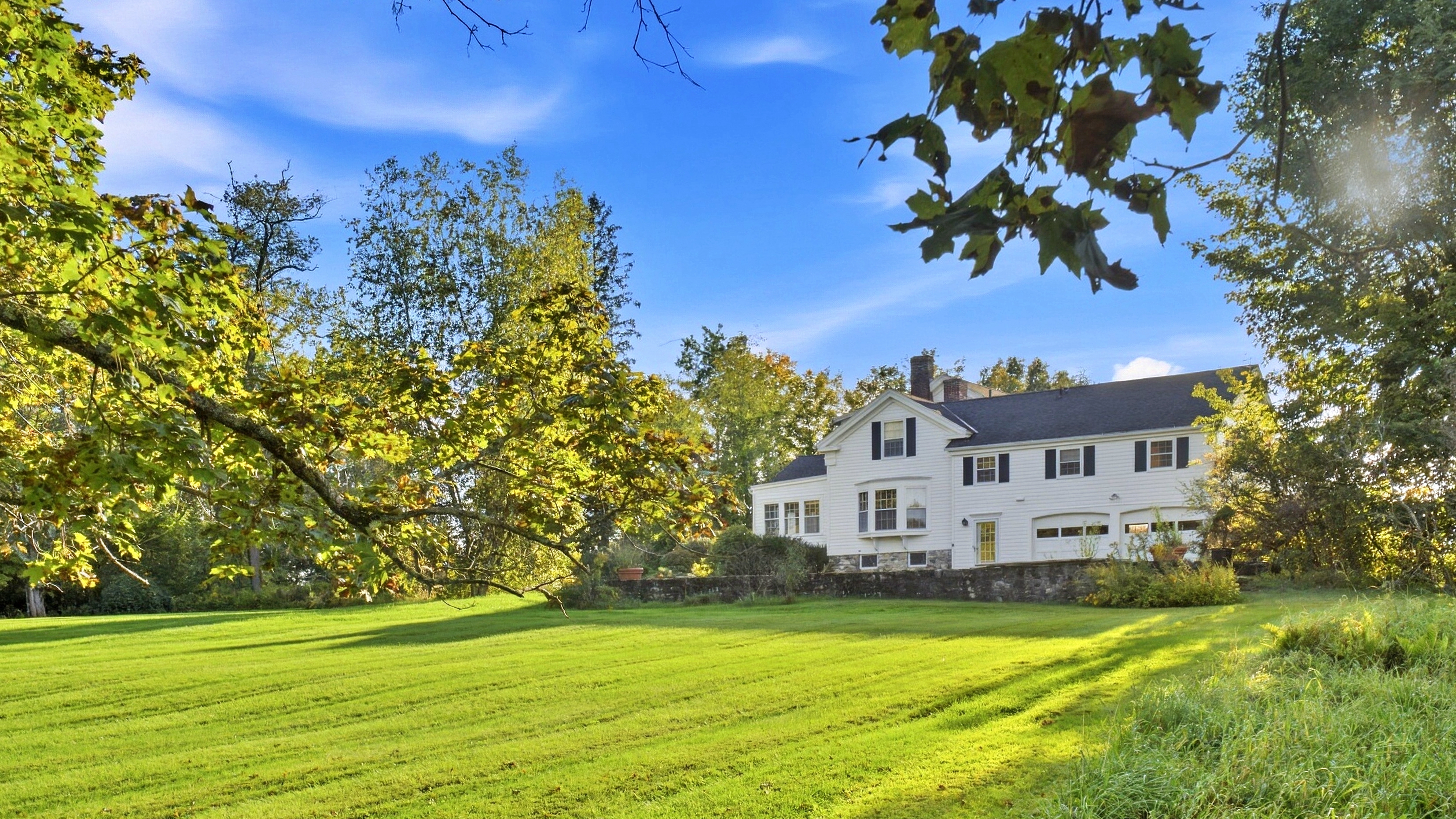  Richmond Estate Near Tanglewood: 5+ Acres, Pond Access, & Bonus Suite - 物件實景