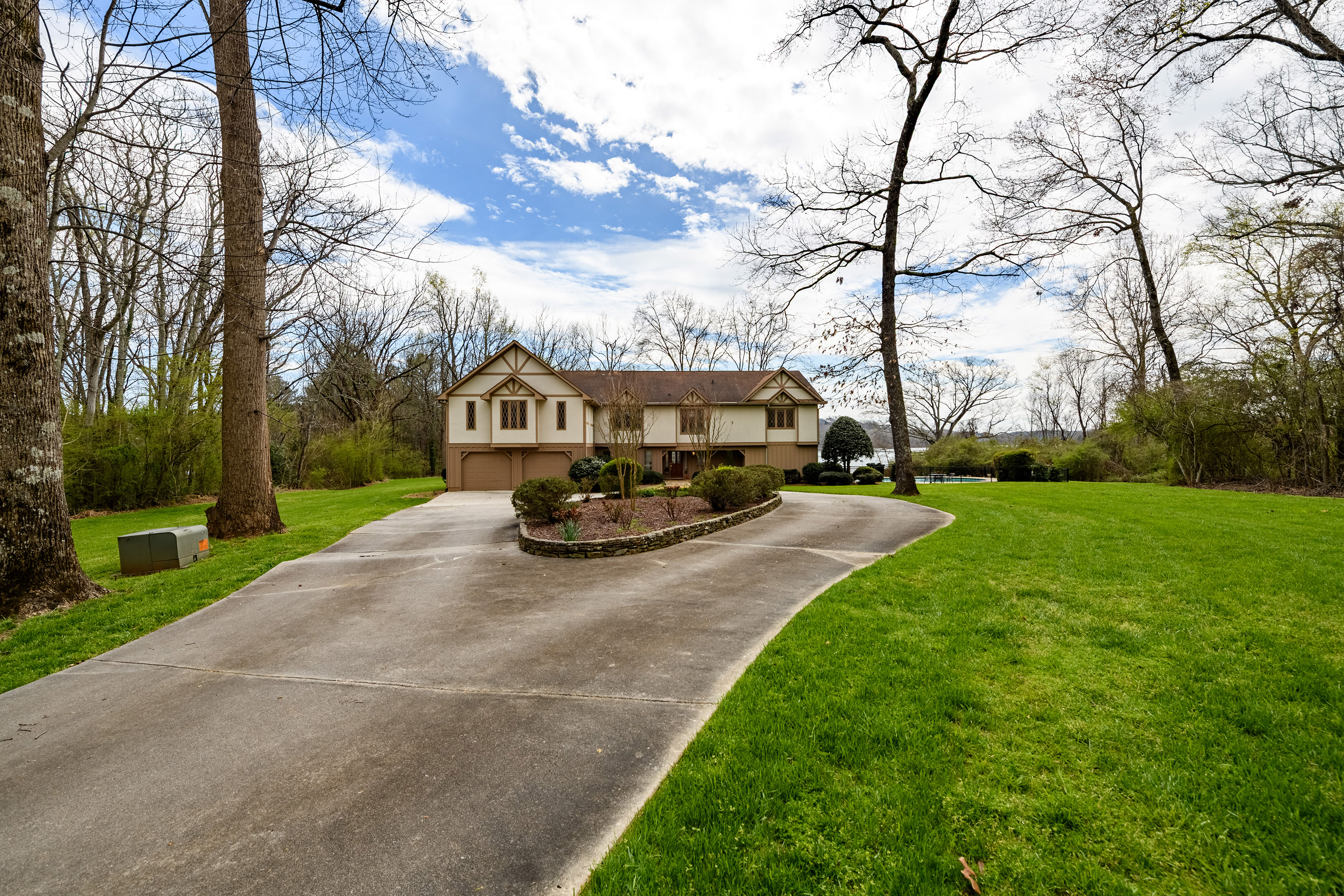 Lakefront Estate with Private Dock, Guest Home and Pool - 物件實景