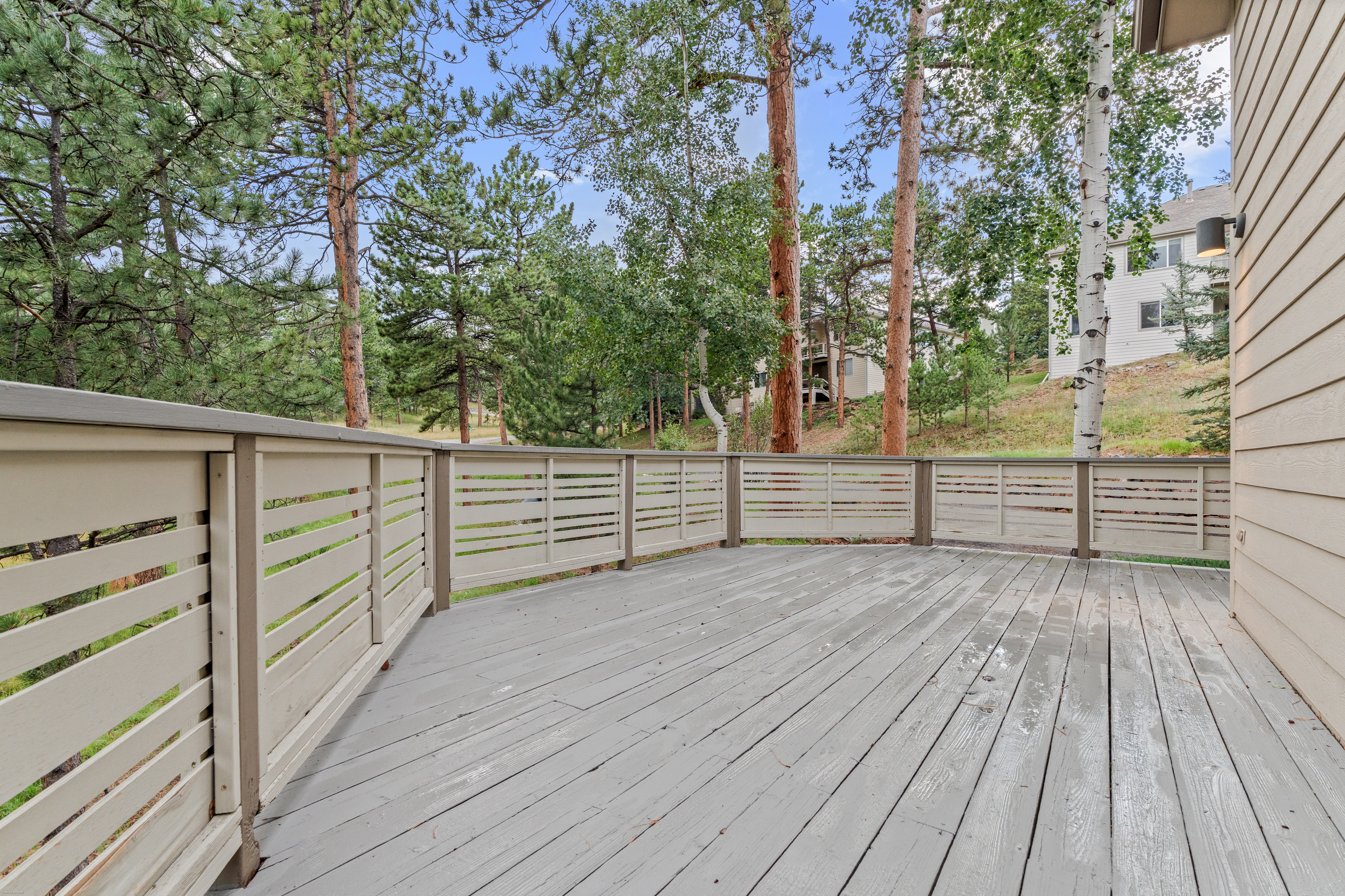  Evergreen Light-Filled Retreat Near Lake Golf Trails & South Deck - 物件實景