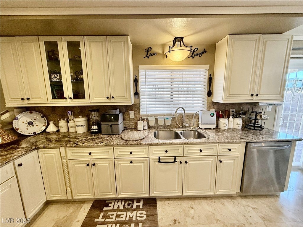 Las Vegas, Nevada, 89121, United States, 3 Bedrooms Bedrooms, ,2 BathroomsBathrooms,Residential,For Sale,1981360