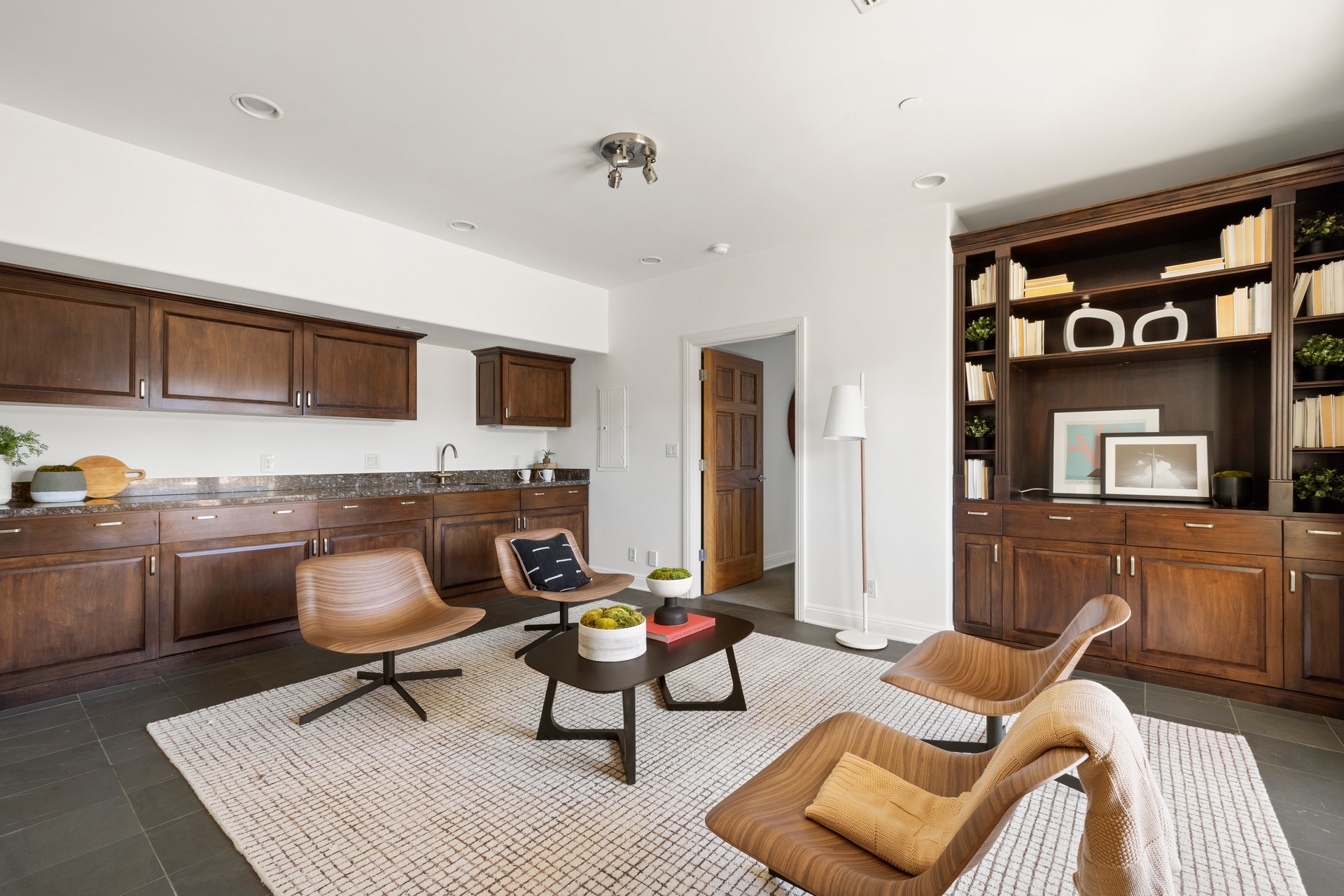  1939 Stradella Road - 物件實景