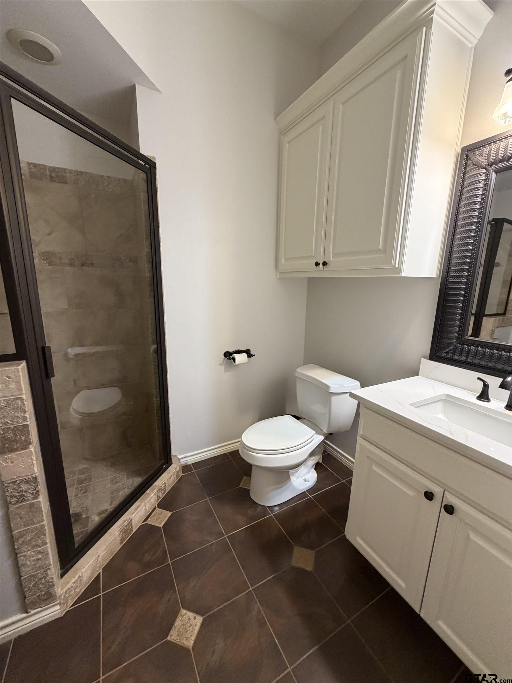 Tyler, Texas, 75704, United States, 4 Bedrooms Bedrooms, ,4 BathroomsBathrooms,Residential,For Sale,2003262