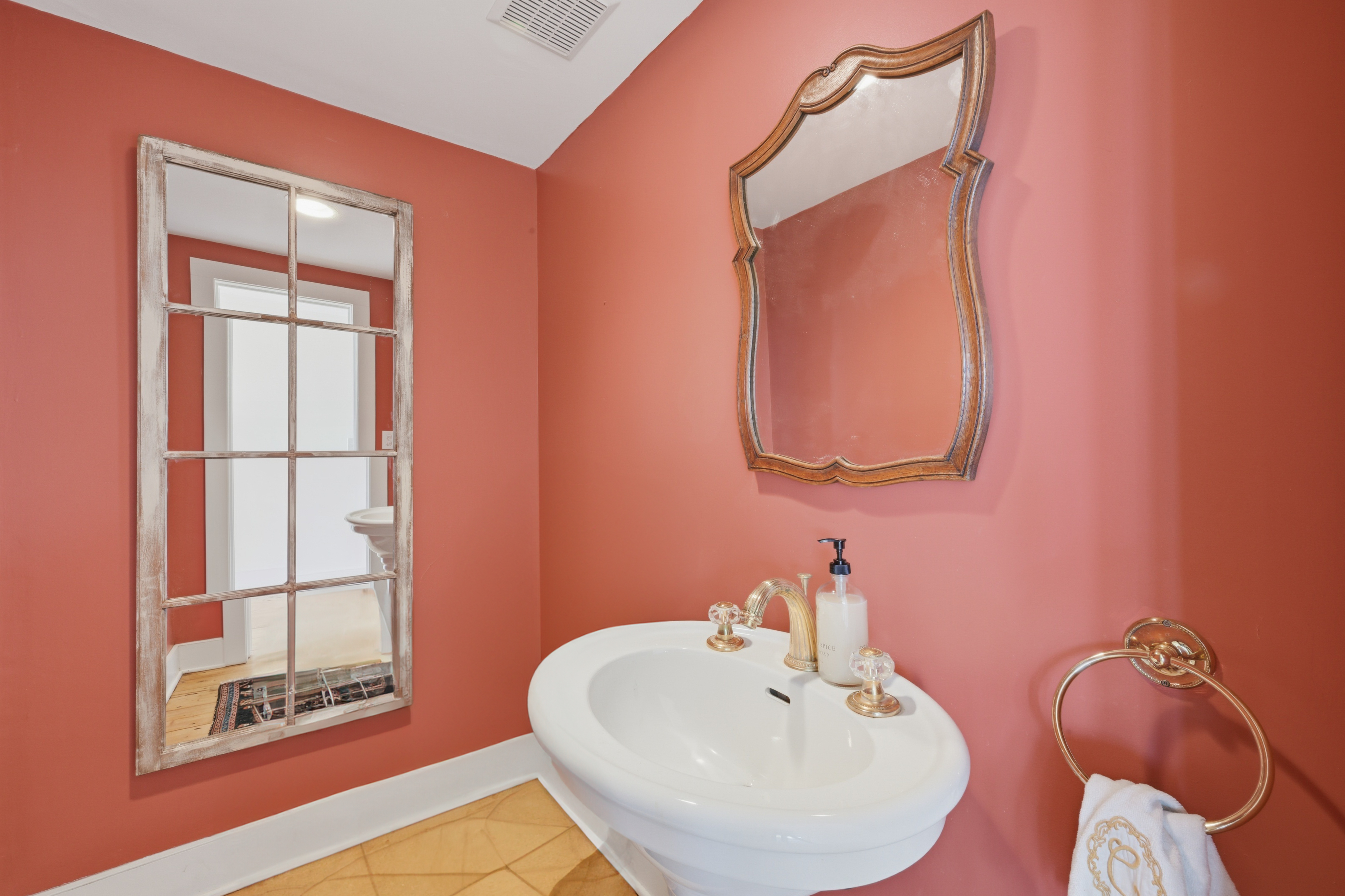  Direct Water Access and Private Dock in the Heart of North Cove - 物件實景