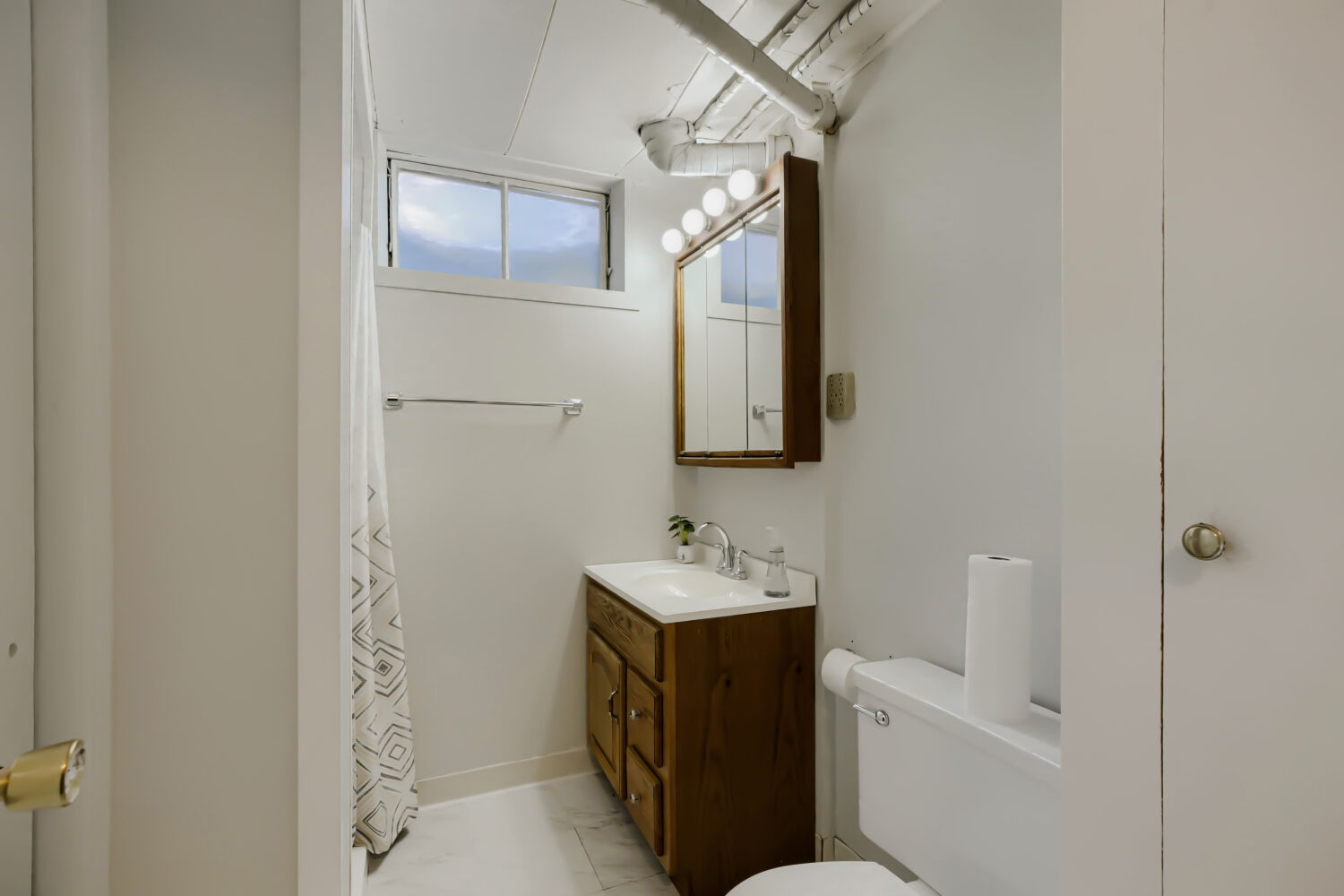 Lakewood, Colorado, 80232, United States, 4 Bedrooms Bedrooms, ,1 BathroomBathrooms,Residential,For Sale,2044778