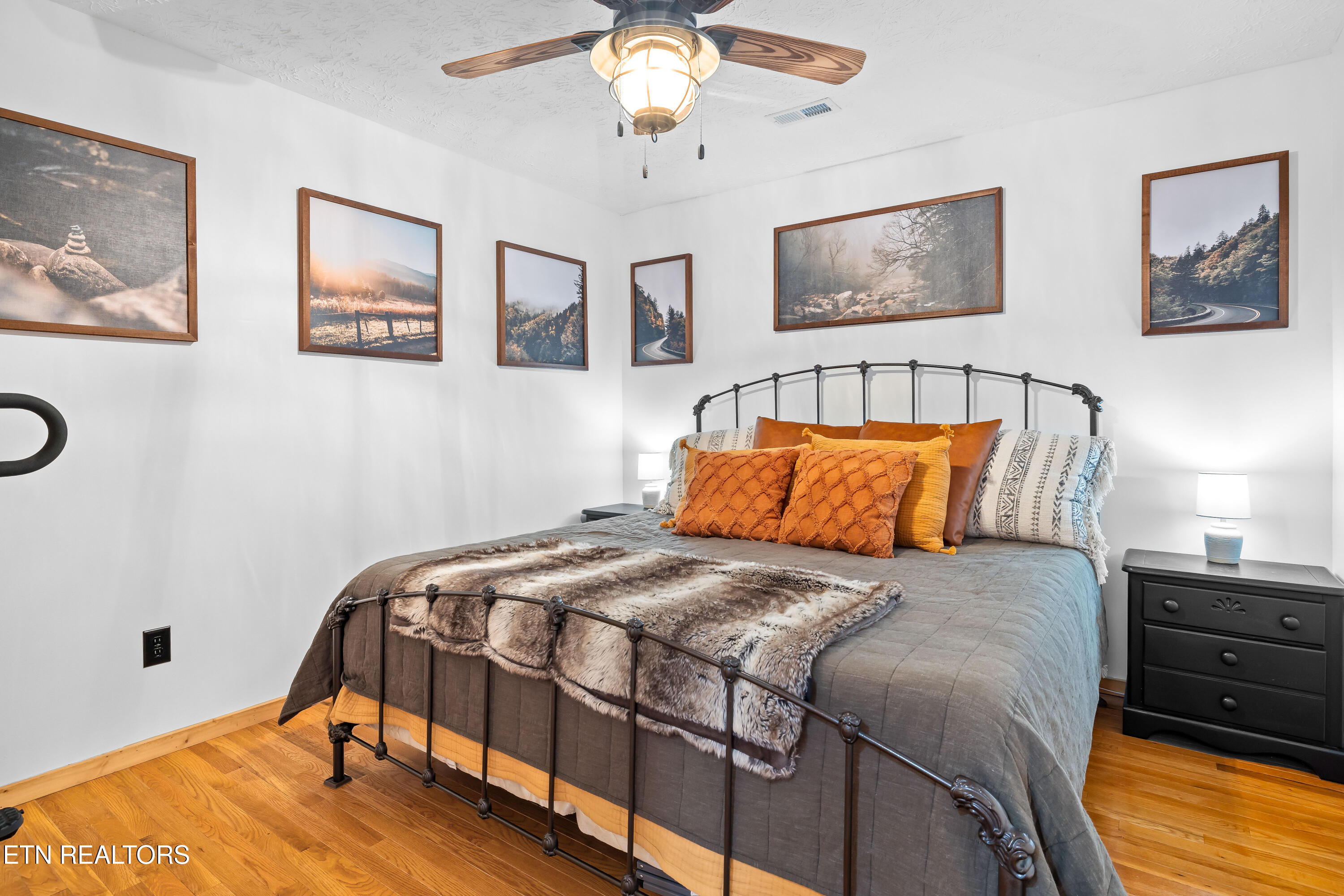 Sevierville, Tennessee, 37862, United States, 3 Bedrooms Bedrooms, ,3 BathroomsBathrooms,Residential,For Sale,2014786