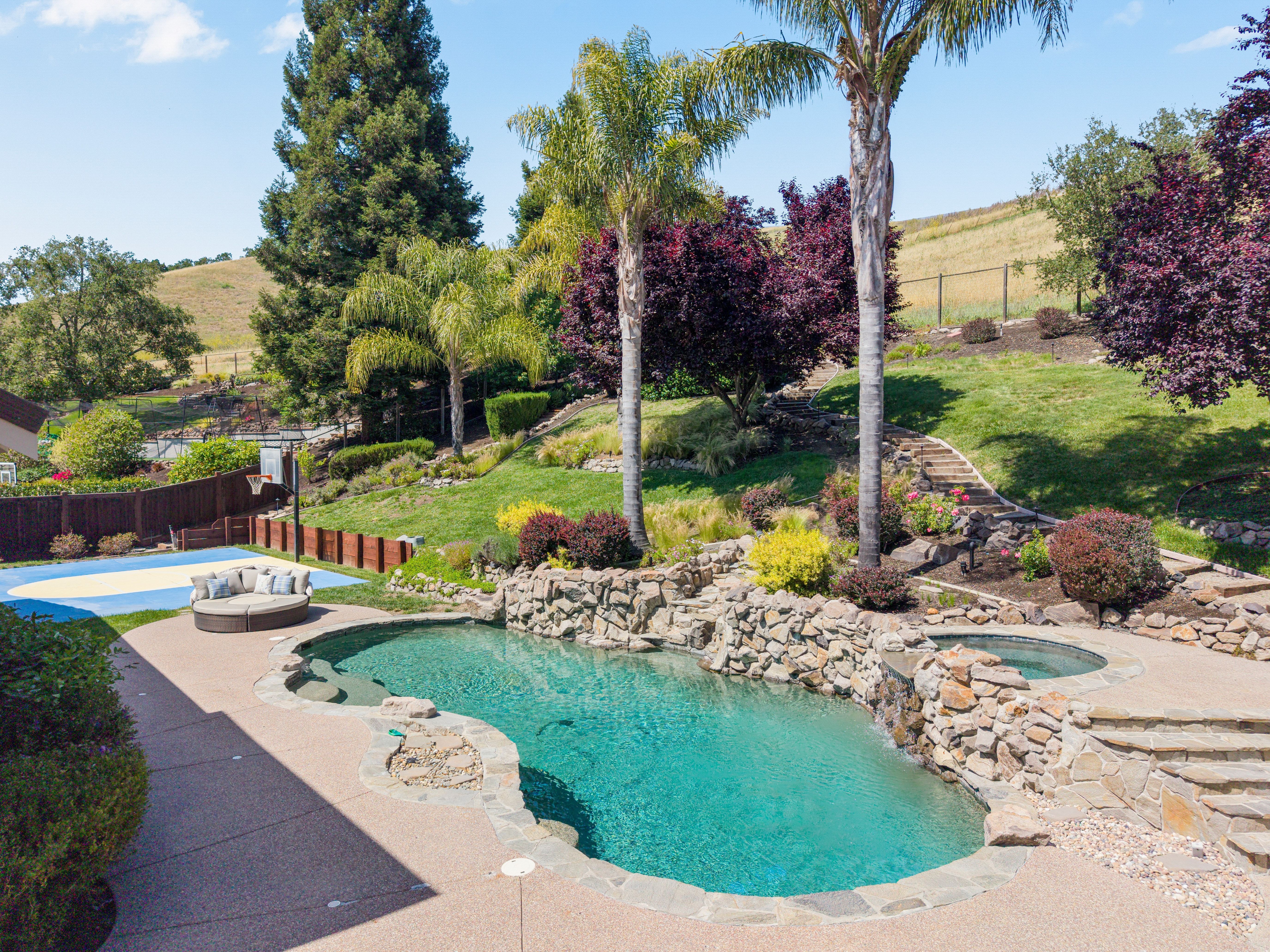  Exceptional Northridge Estates Home on Expansive Private Lot - 物件實景