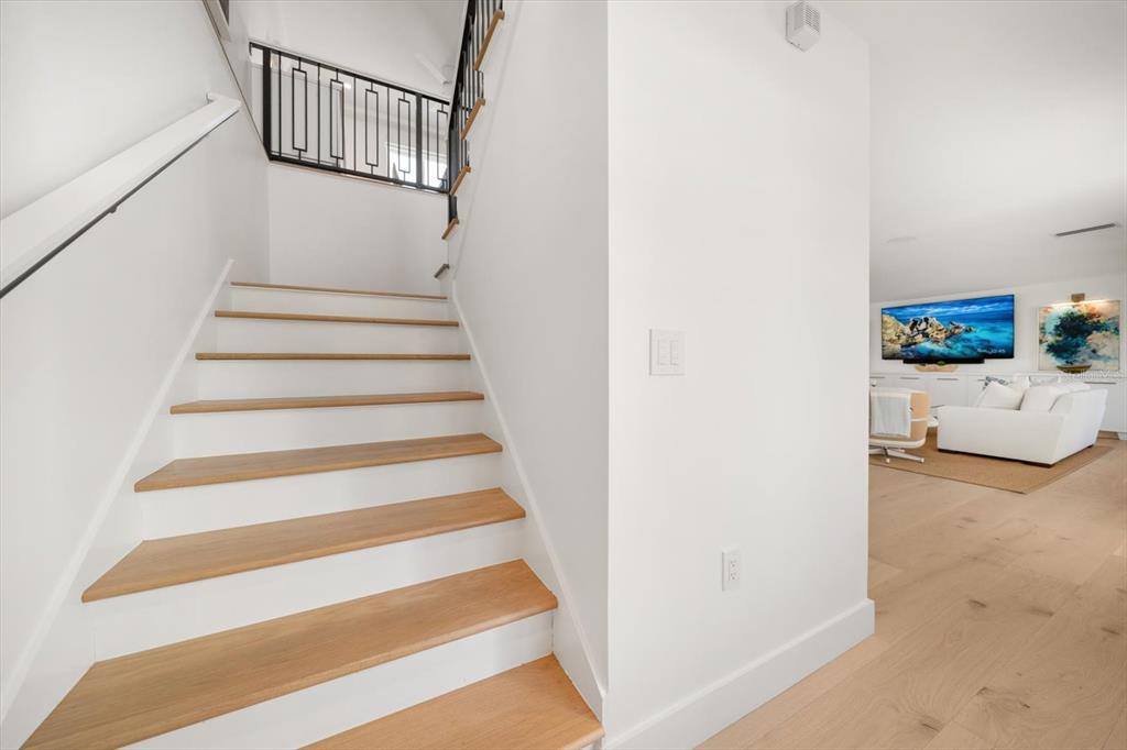 Largo, Florida, 33770, United States, 3 Bedrooms Bedrooms, ,4 BathroomsBathrooms,Residential,For Sale,1989168